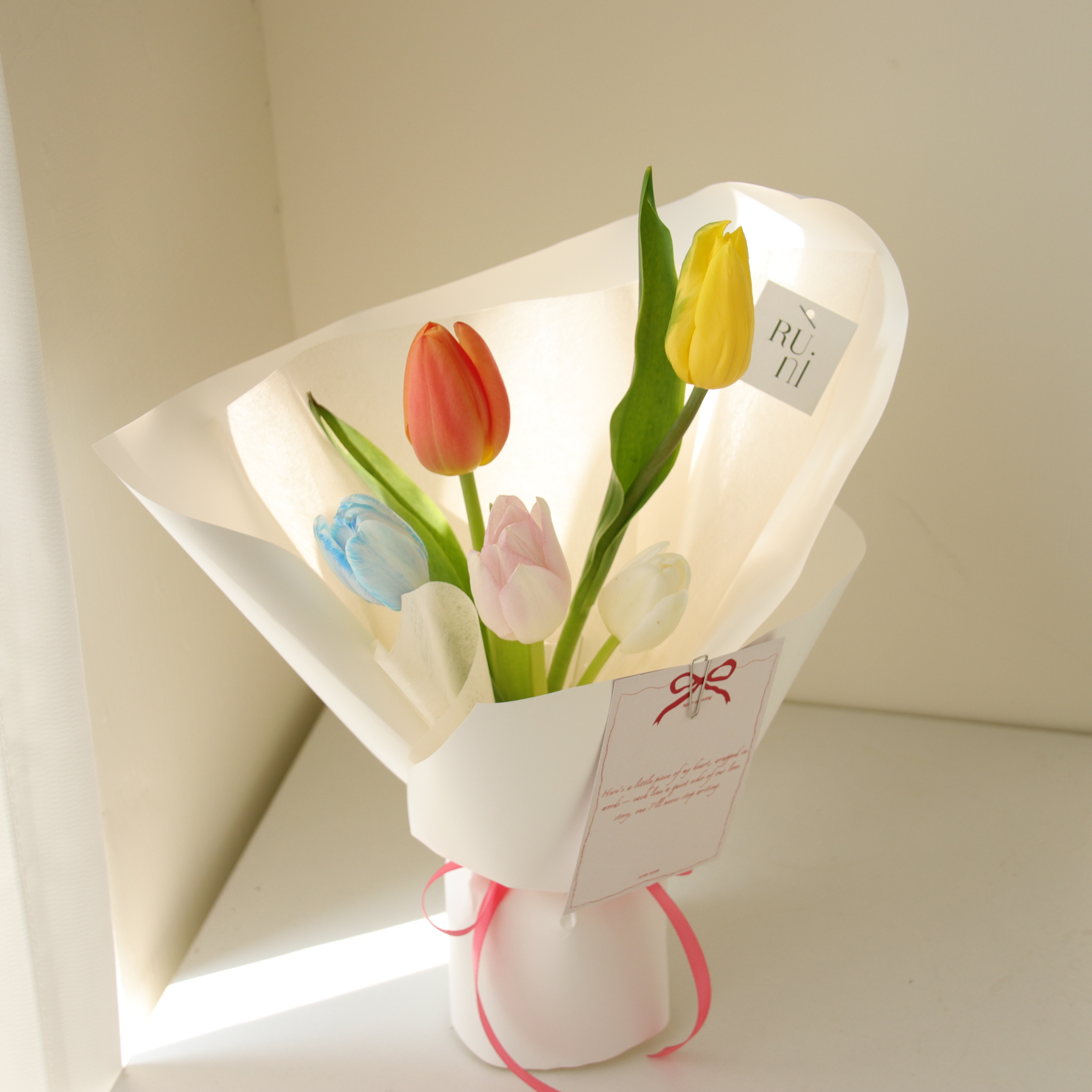 經典復刻 彩虹糖鬱金香鮮花花束