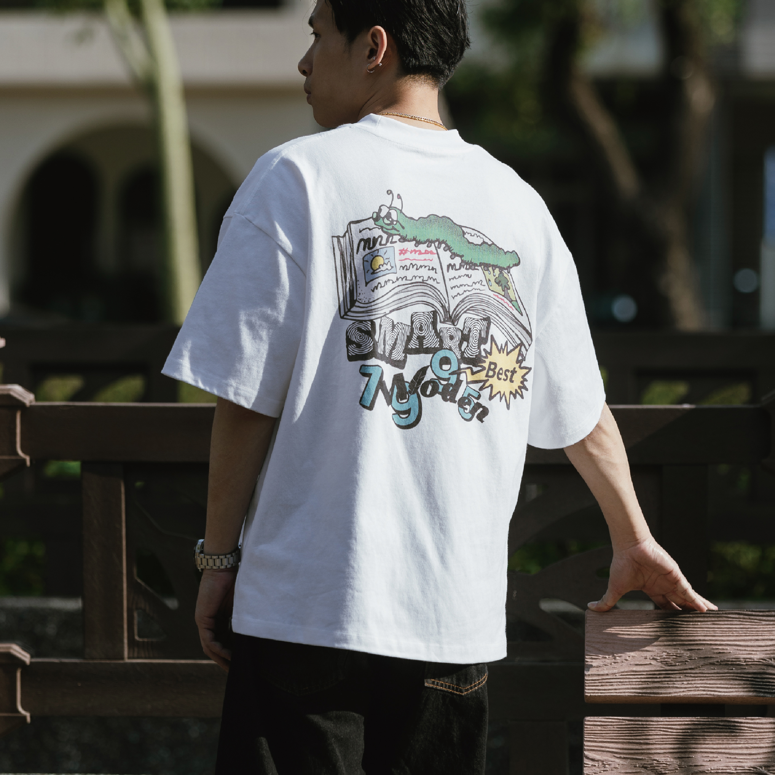 WODEN® Bookwarm Tee 書蟲圖像短Tee