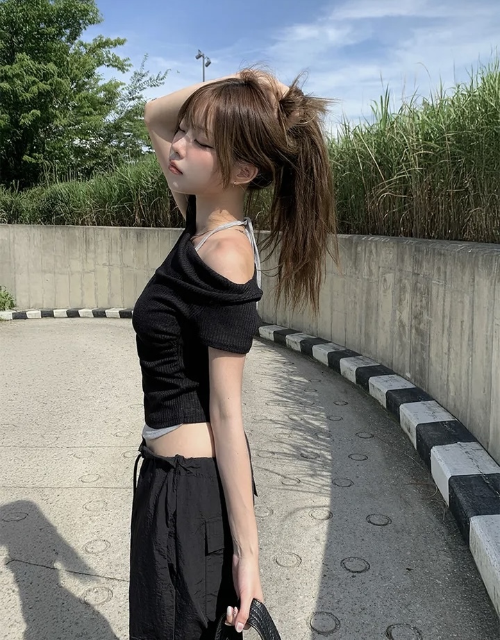 【優惠預訂】韓國Layered針織掛頸短袖上衣（3色）