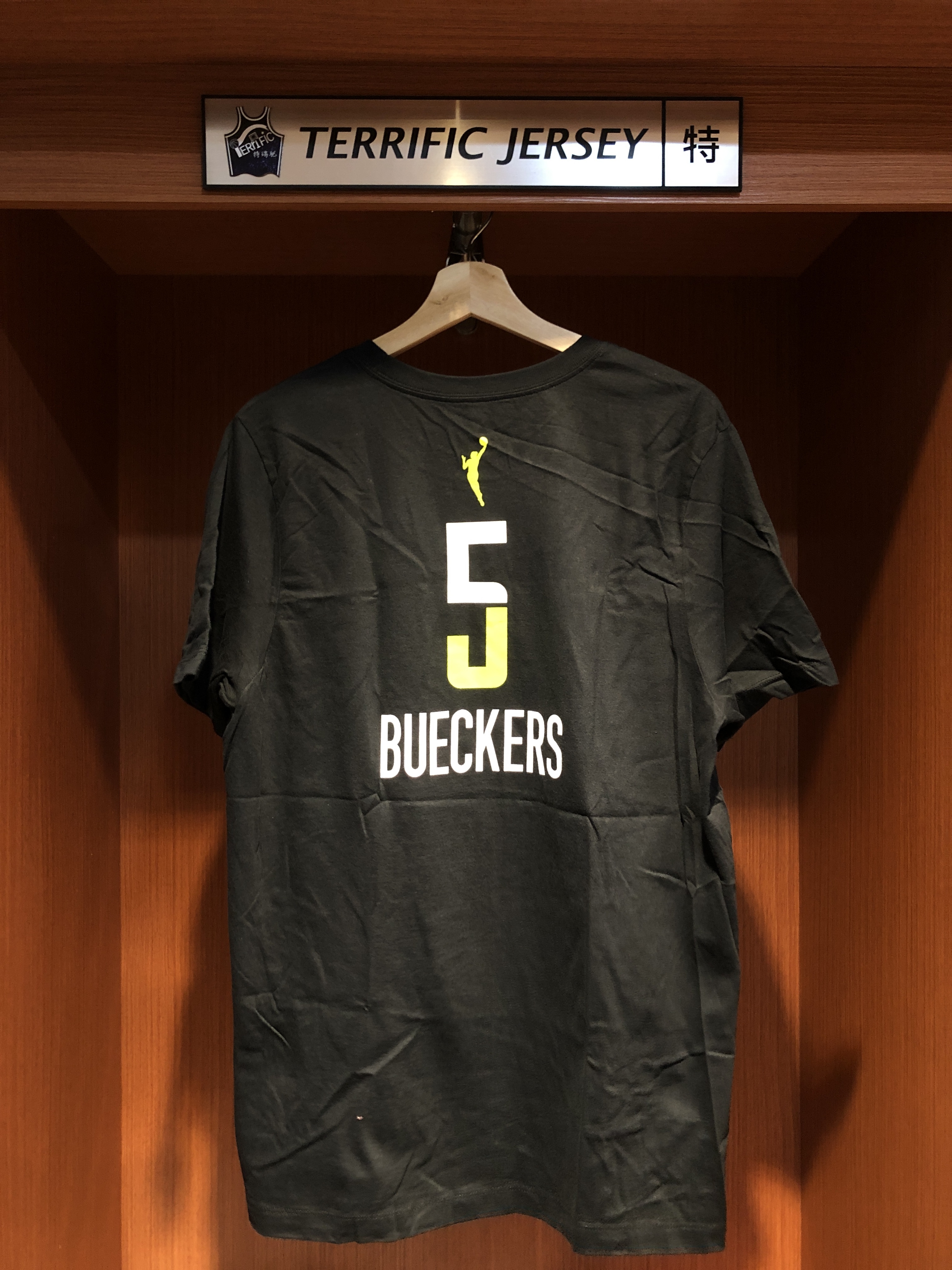 WNBA短袖 Paige Bueckers 達拉斯飛馬黑 Nike Player Name Tee 棉質短袖 全新