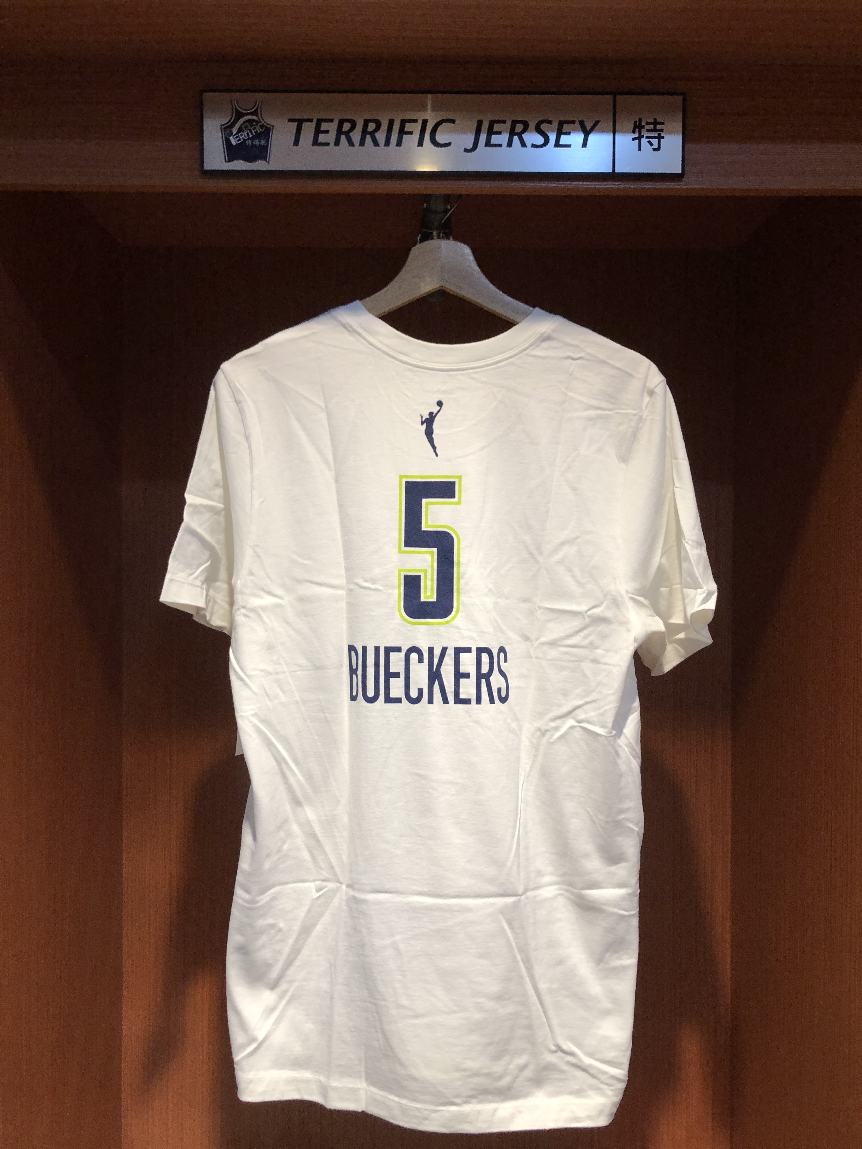 WNBA短袖 Paige Bueckers 達拉斯飛馬白 Nike Player Name Tee 棉質短袖 全新