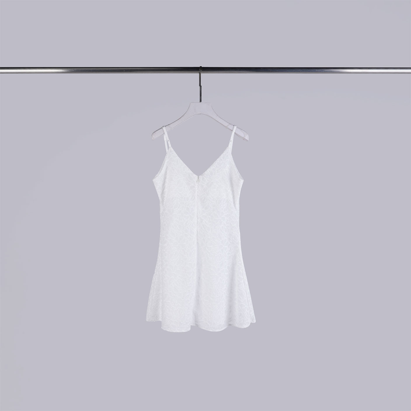 浪漫細肩蕾絲壓花短洋 | 百搭白