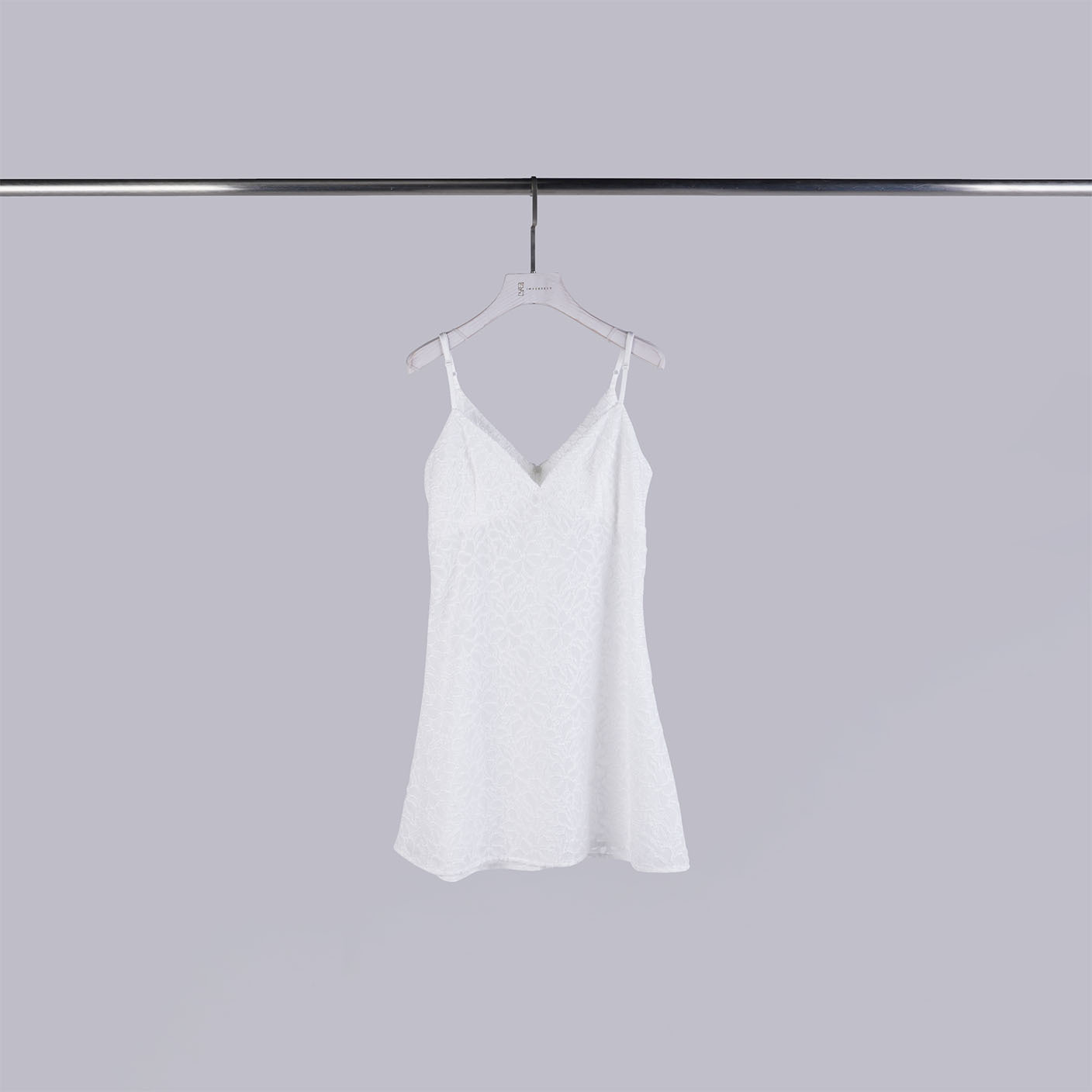 浪漫細肩蕾絲壓花短洋 | 百搭白