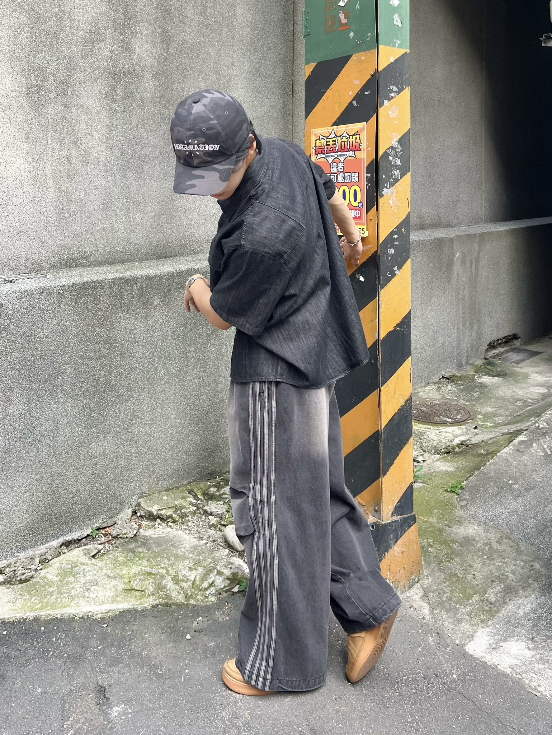 復古刷色線條滾邊牛仔褲