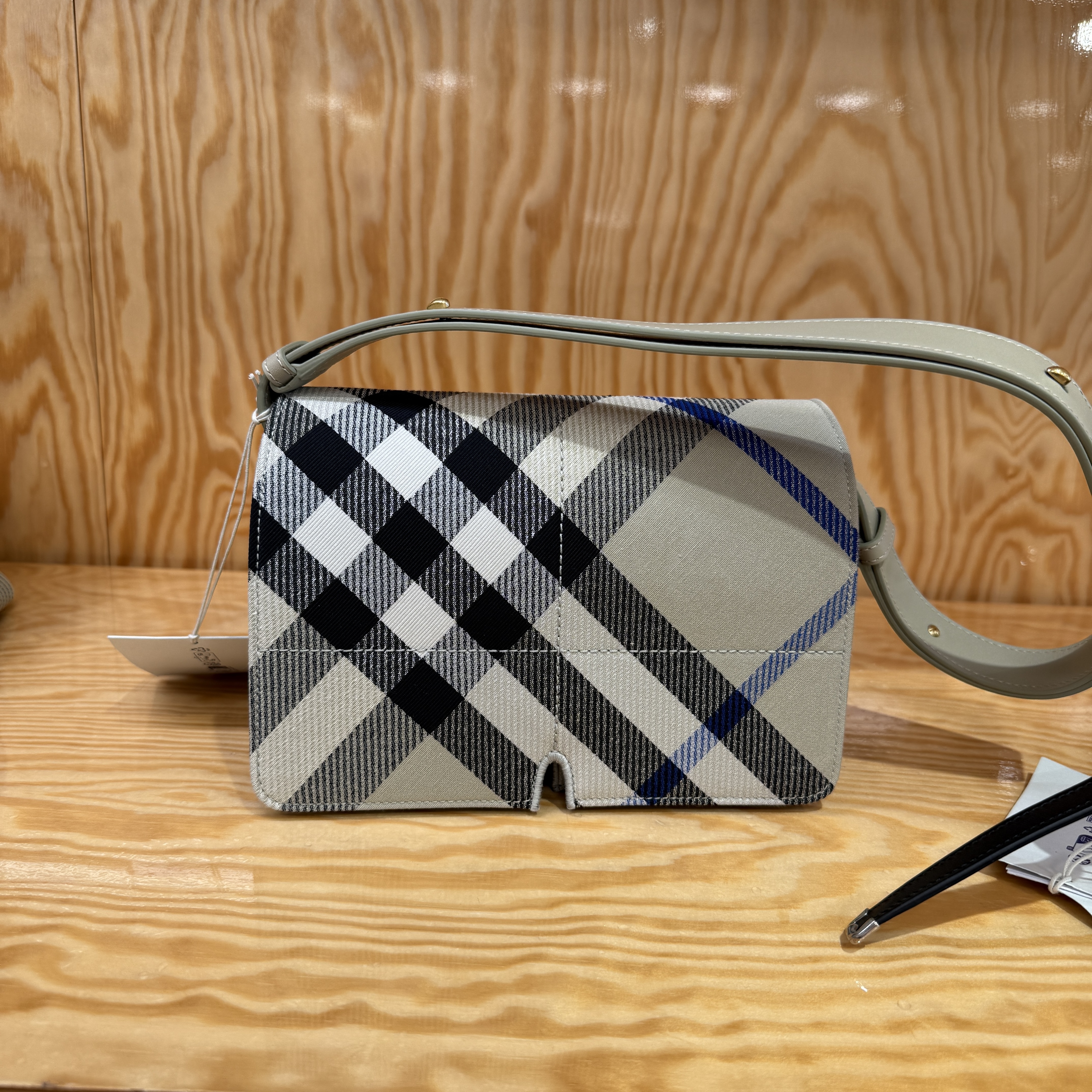 Burberry LL Snip Shopping bag Lichen Beige