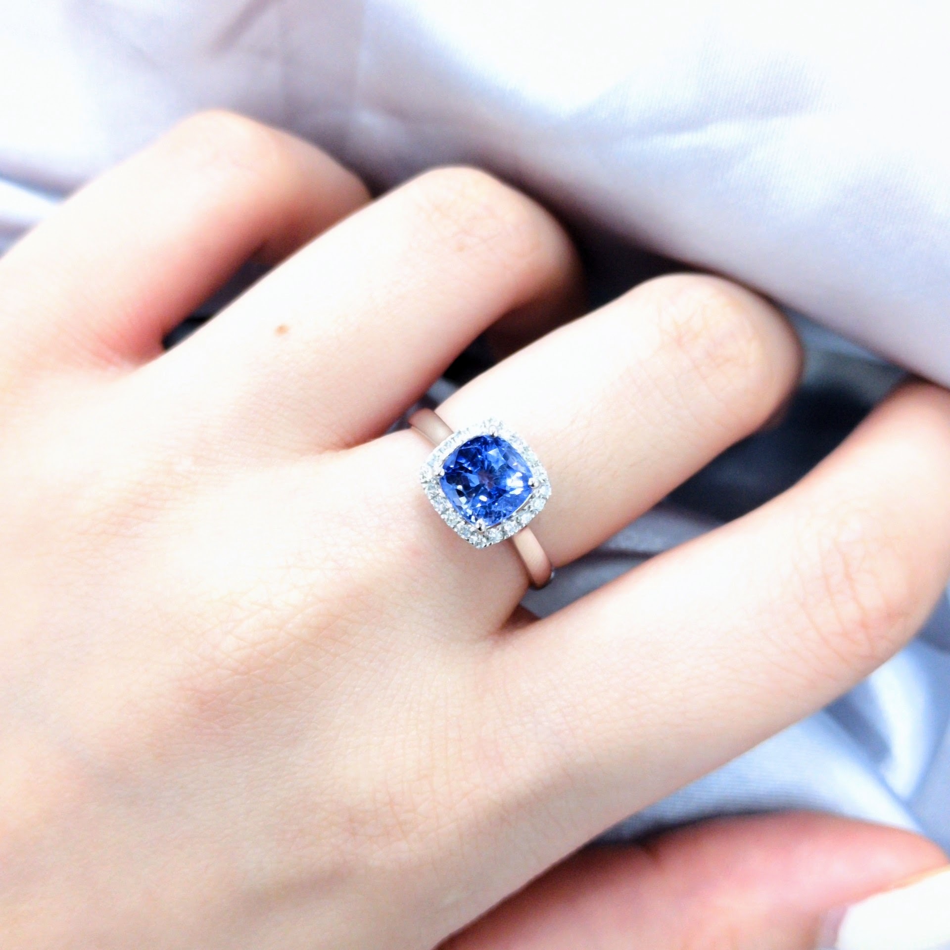 18K White Gold 2.02ct Sapphire and Diamond Ring