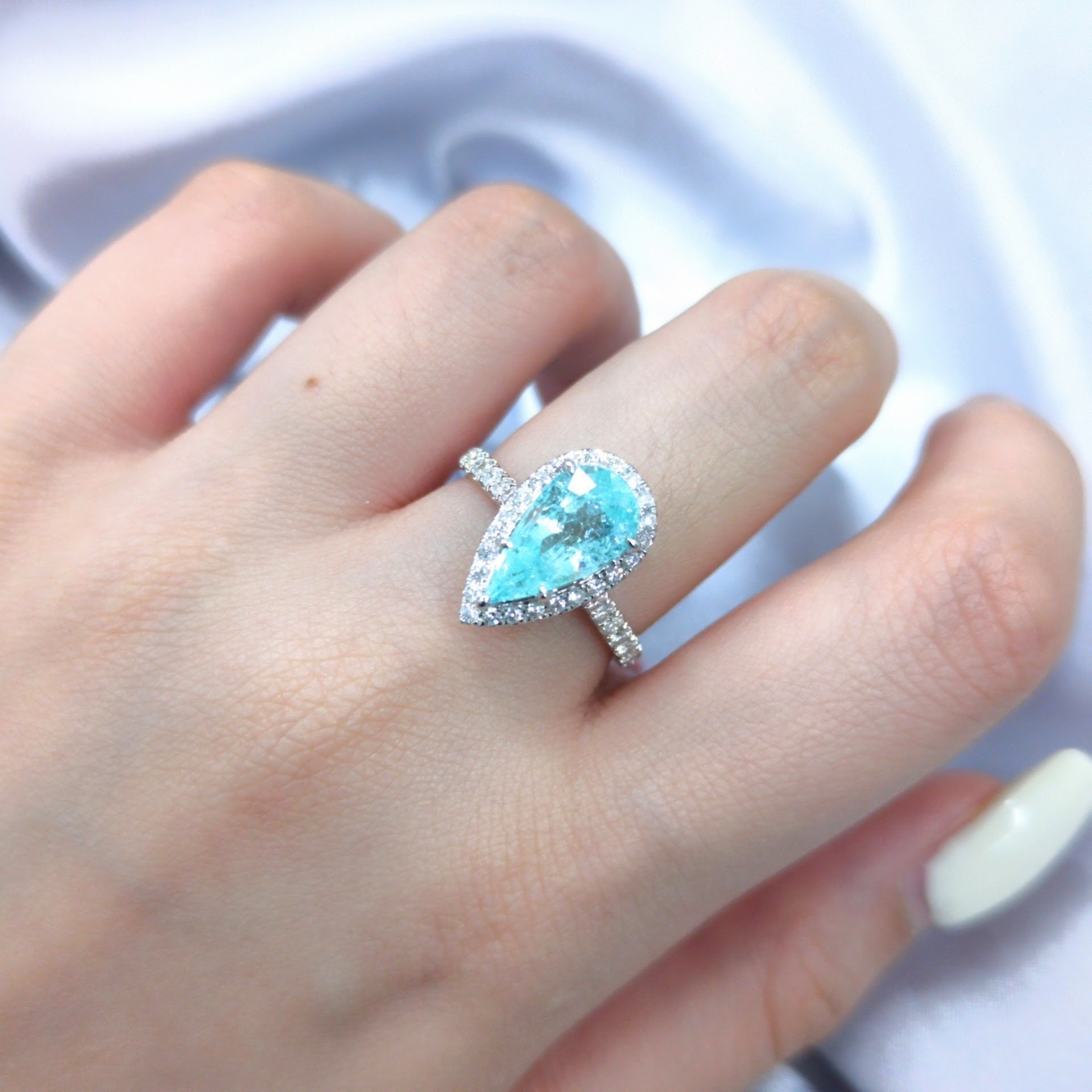 18K White Gold 2.21ct Paraiba and Diamond Ring