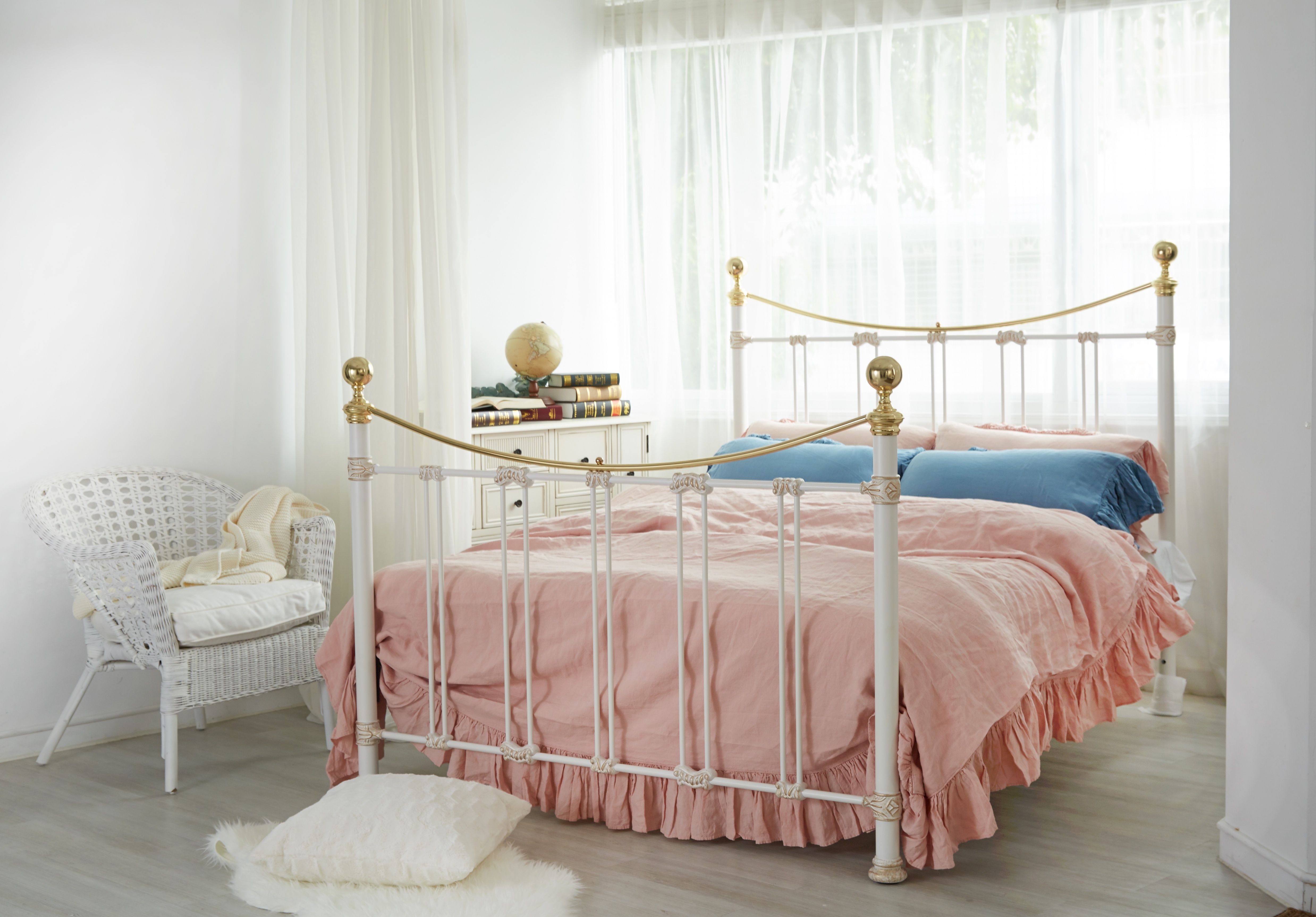 當代系列-英倫情人 鐵床架