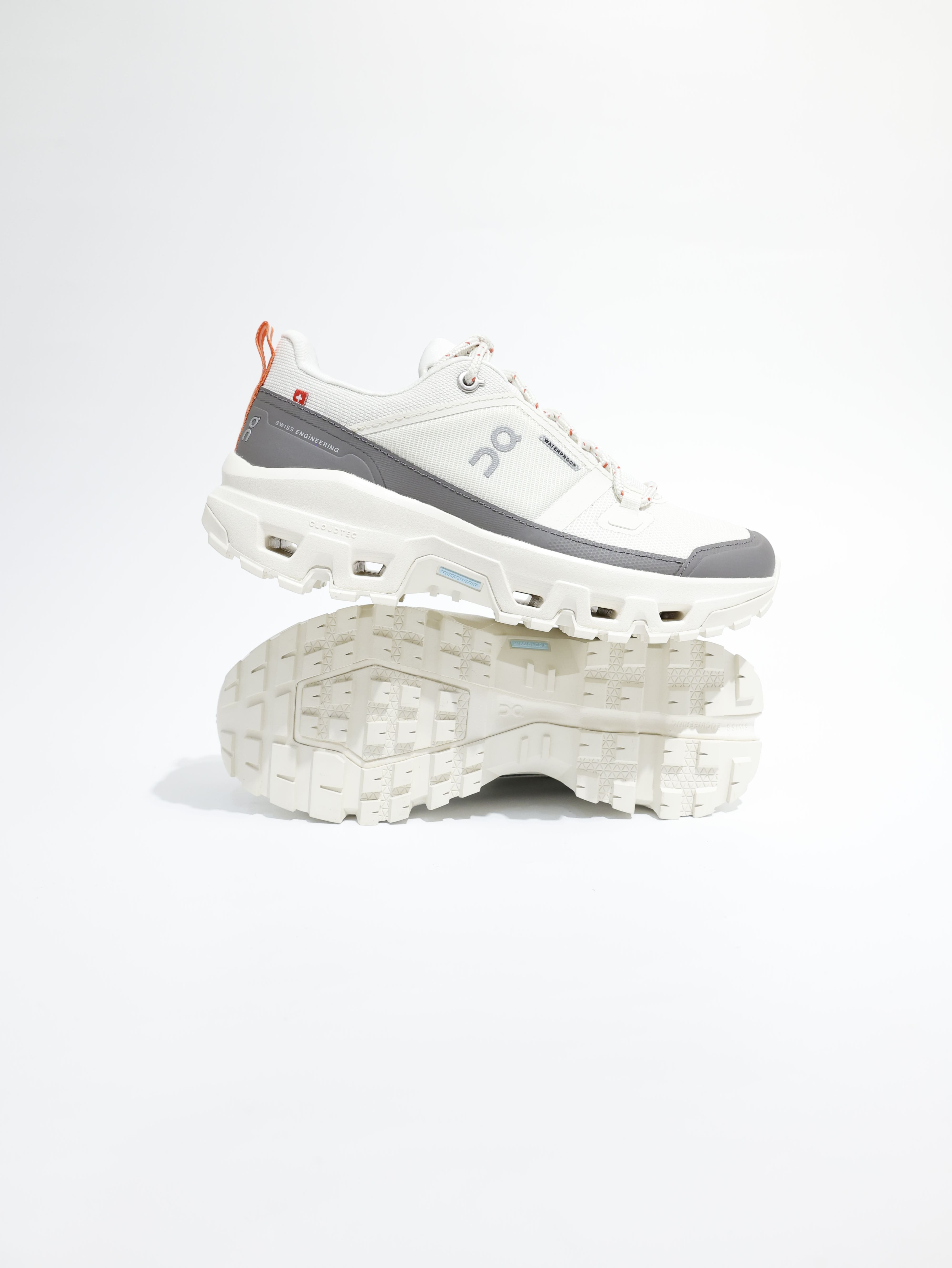 On 女 Cloudrock 低筒 登山鞋 防水款 ON3WF10143334