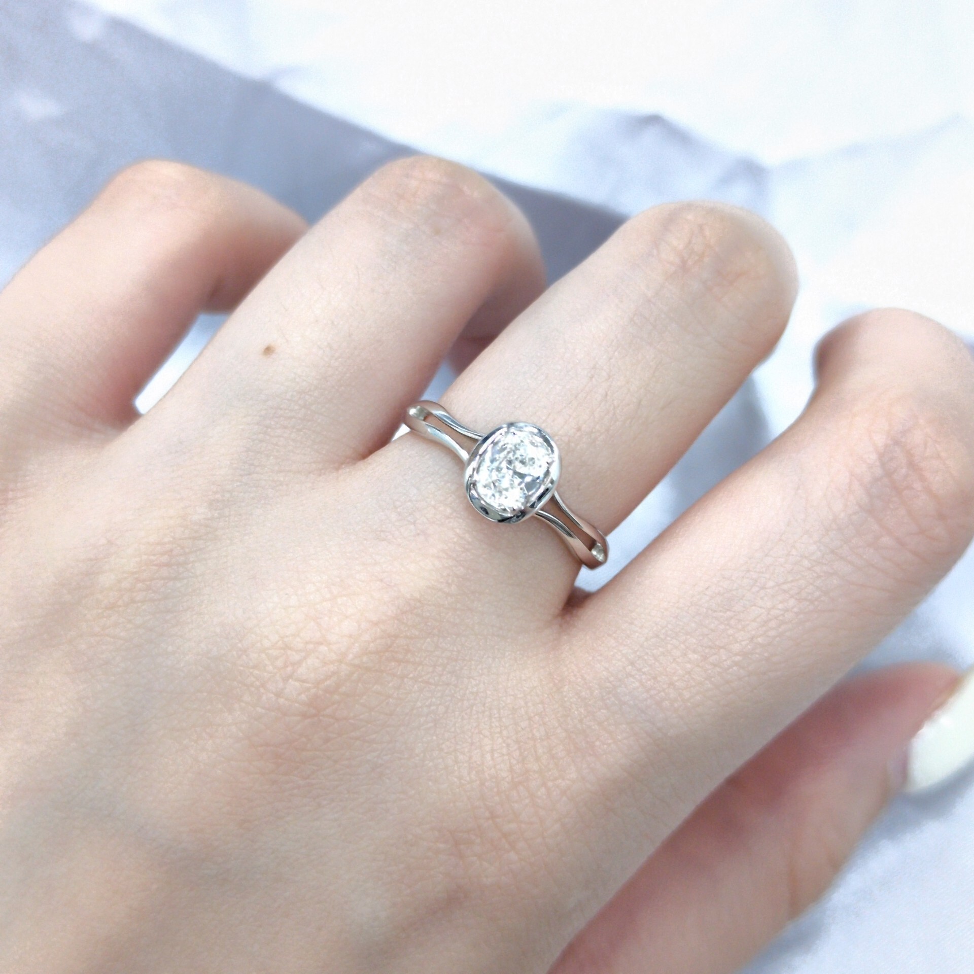 18K White Gold 0.43ct Oval Cut Diamond Ring