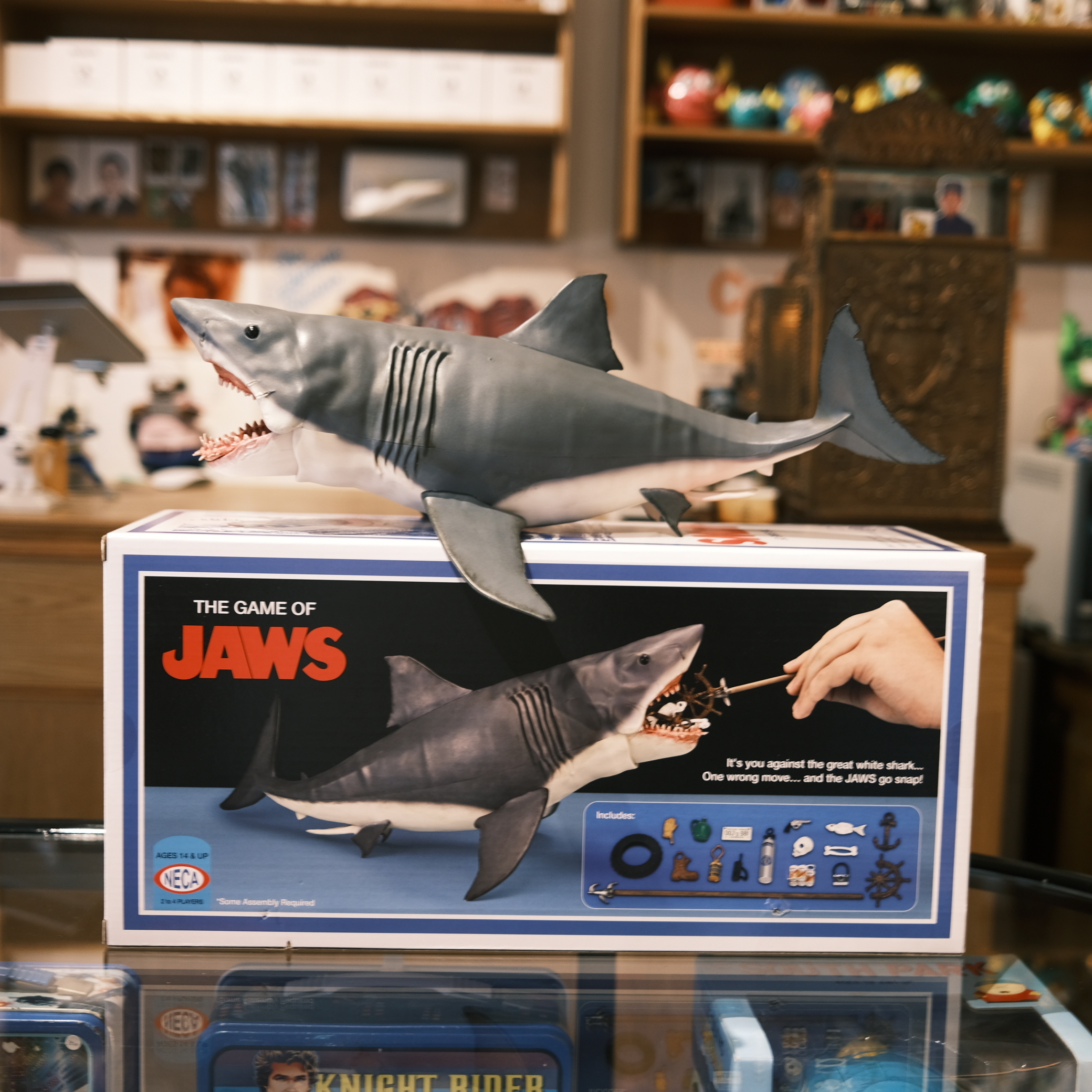 NECA 50週年大白鯊玩具組販售為全新未拆