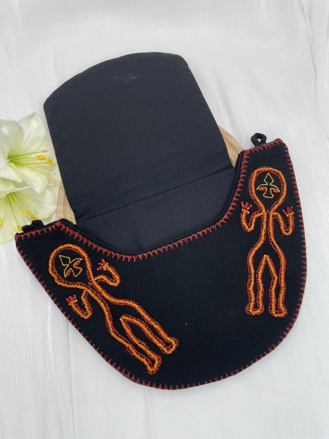 No.11手工珠繡圖騰包深16.5上寬28下寬約16.5