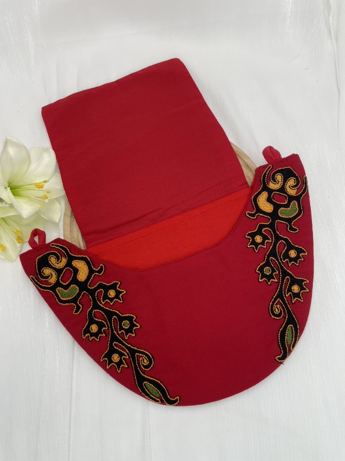 No.9手工珠繡圖騰包深16.5上寬28下寬約16.5