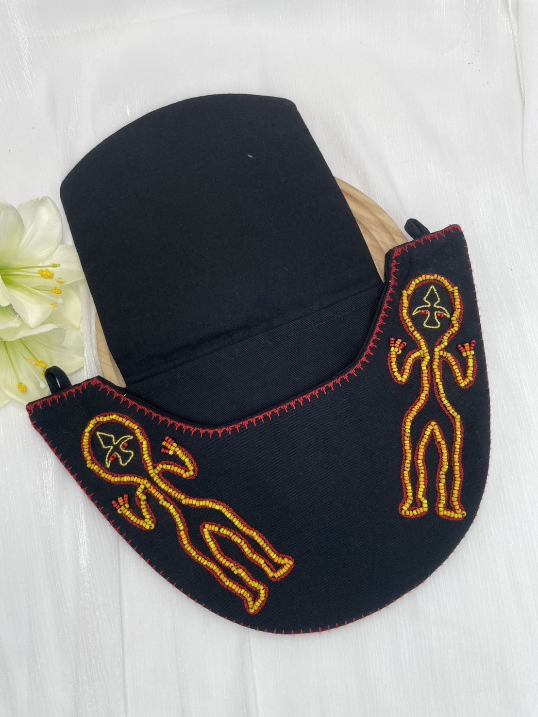 No.8手工珠繡圖騰包深16.5上寬28下寬約16.5