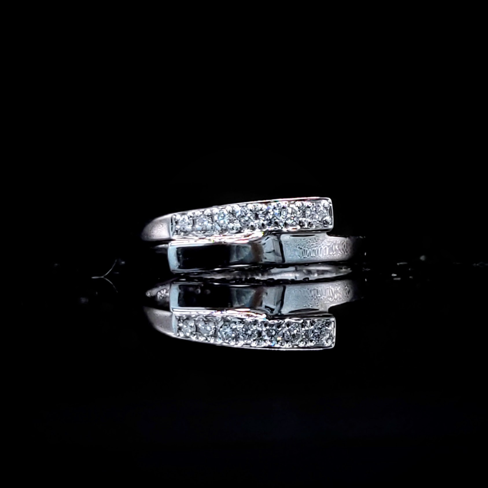 全新18K白金13份鑽石戒指