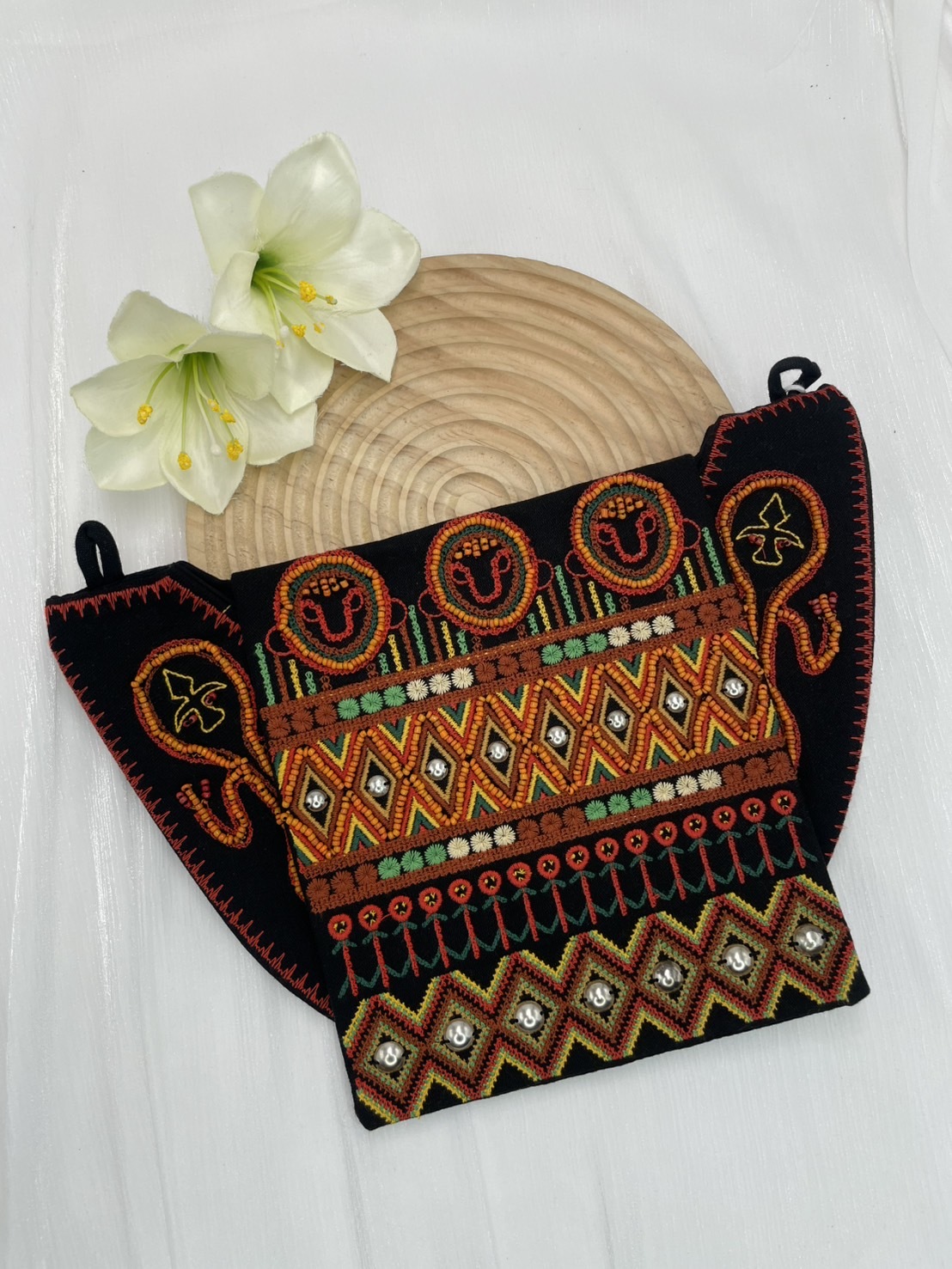 No.2手工珠繡刀冰圖騰包深16.5上寬28下寬約16.5