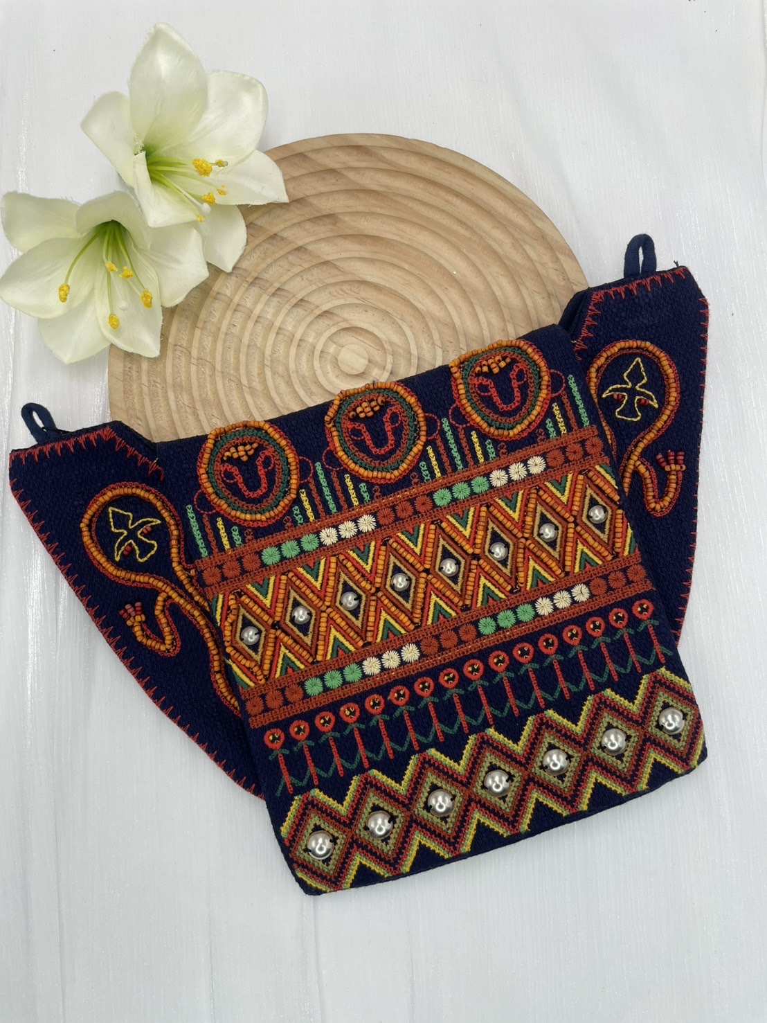 No.3手工珠繡刀冰圖騰包深16.5上寬28下寬約16.5