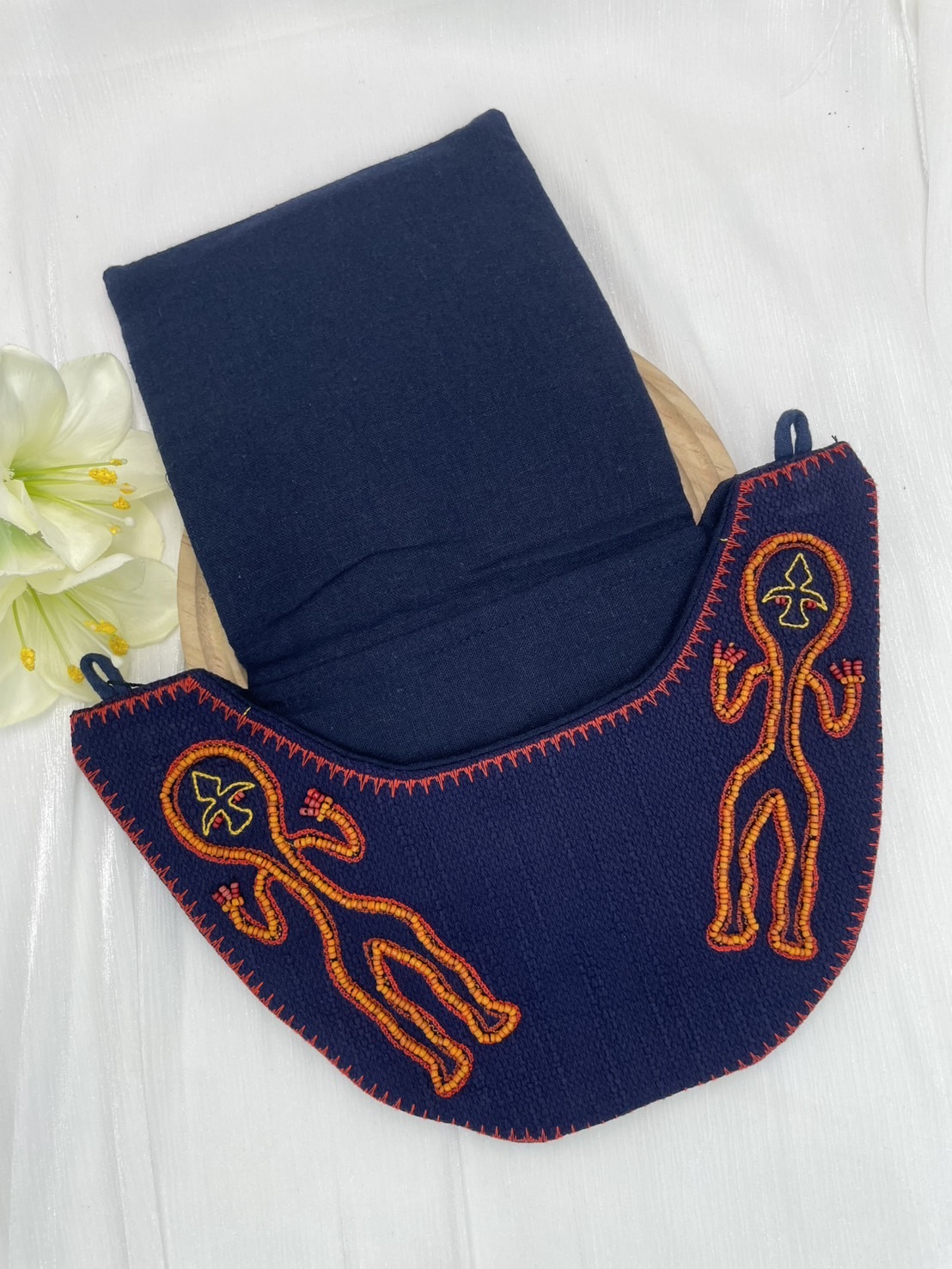 No.3手工珠繡刀冰圖騰包深16.5上寬28下寬約16.5