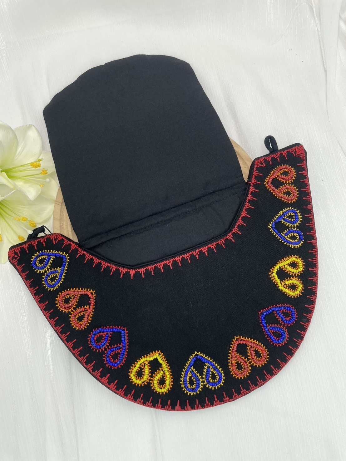 No.4手工珠繡圖騰包深16.5上寬28下寬16.5