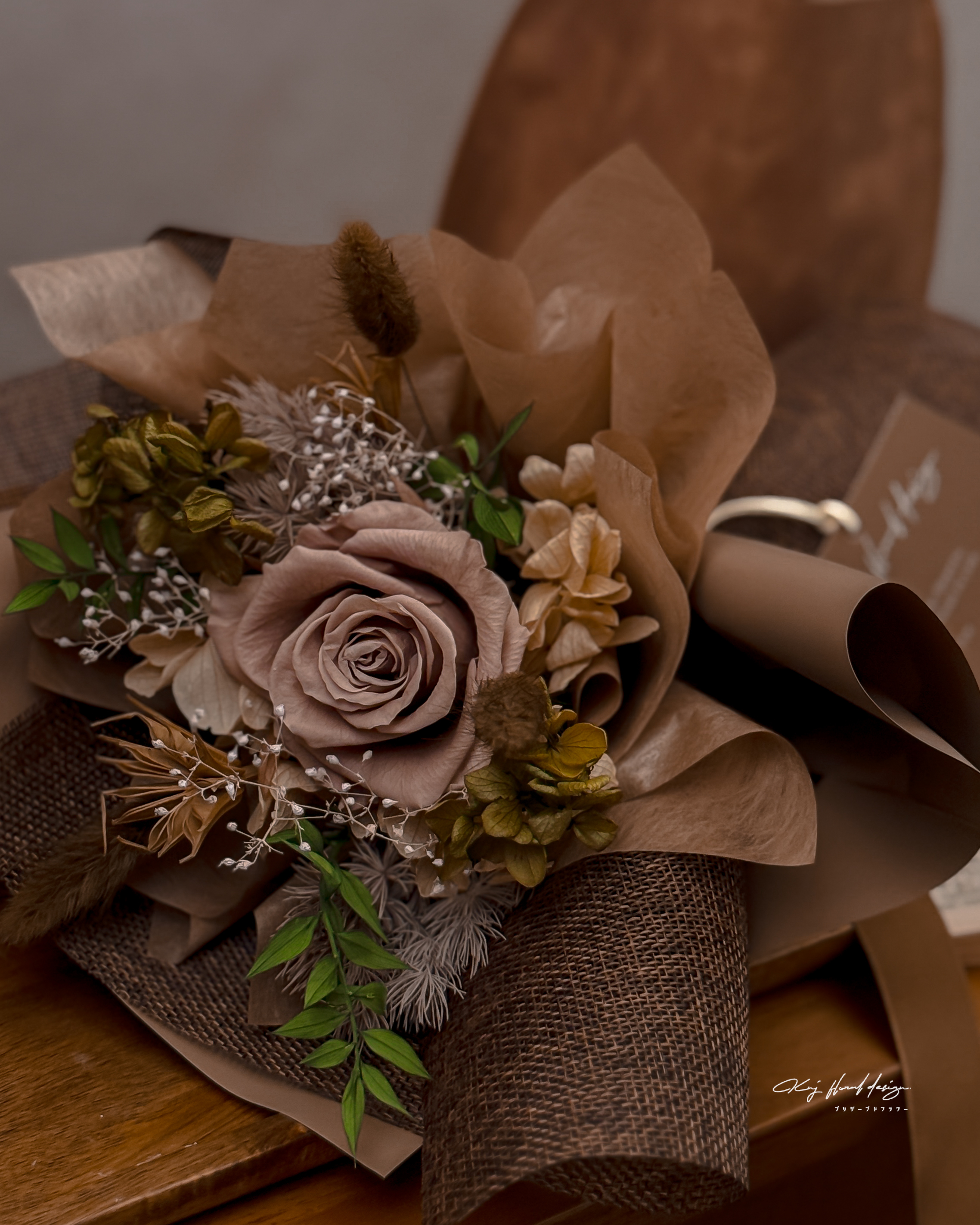 慕斯摩卡・單朵永生玫瑰花束