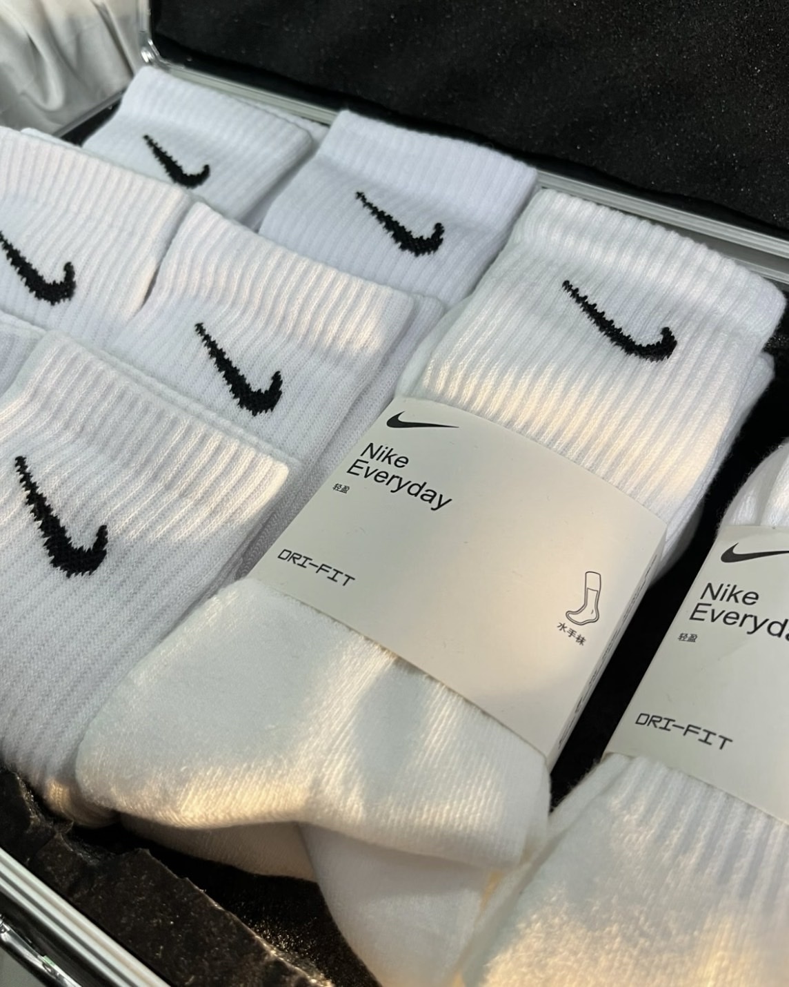 Nike Everyday Lightweight 經典白長襪 中筒襪 三雙一組 單勾 薄款