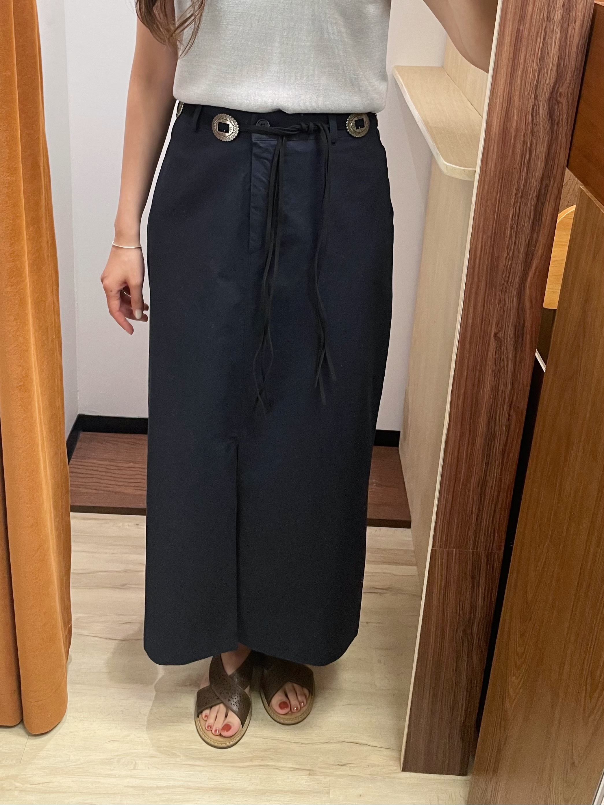 #228N518 藏hip，前開釵挺身直筒裙