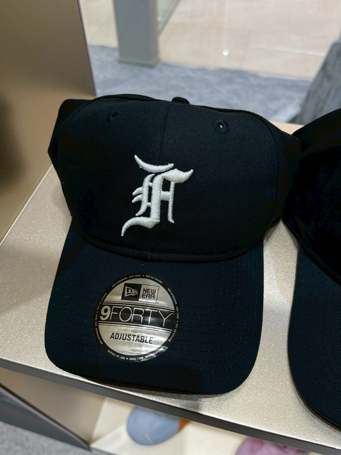 Fear of God x New Era 聯名刺繡黑色老帽