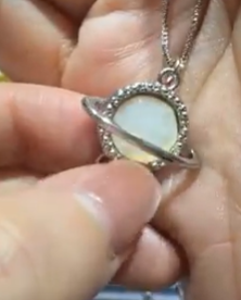 250809 - C2 白貝母銀色木星吊咀1粒