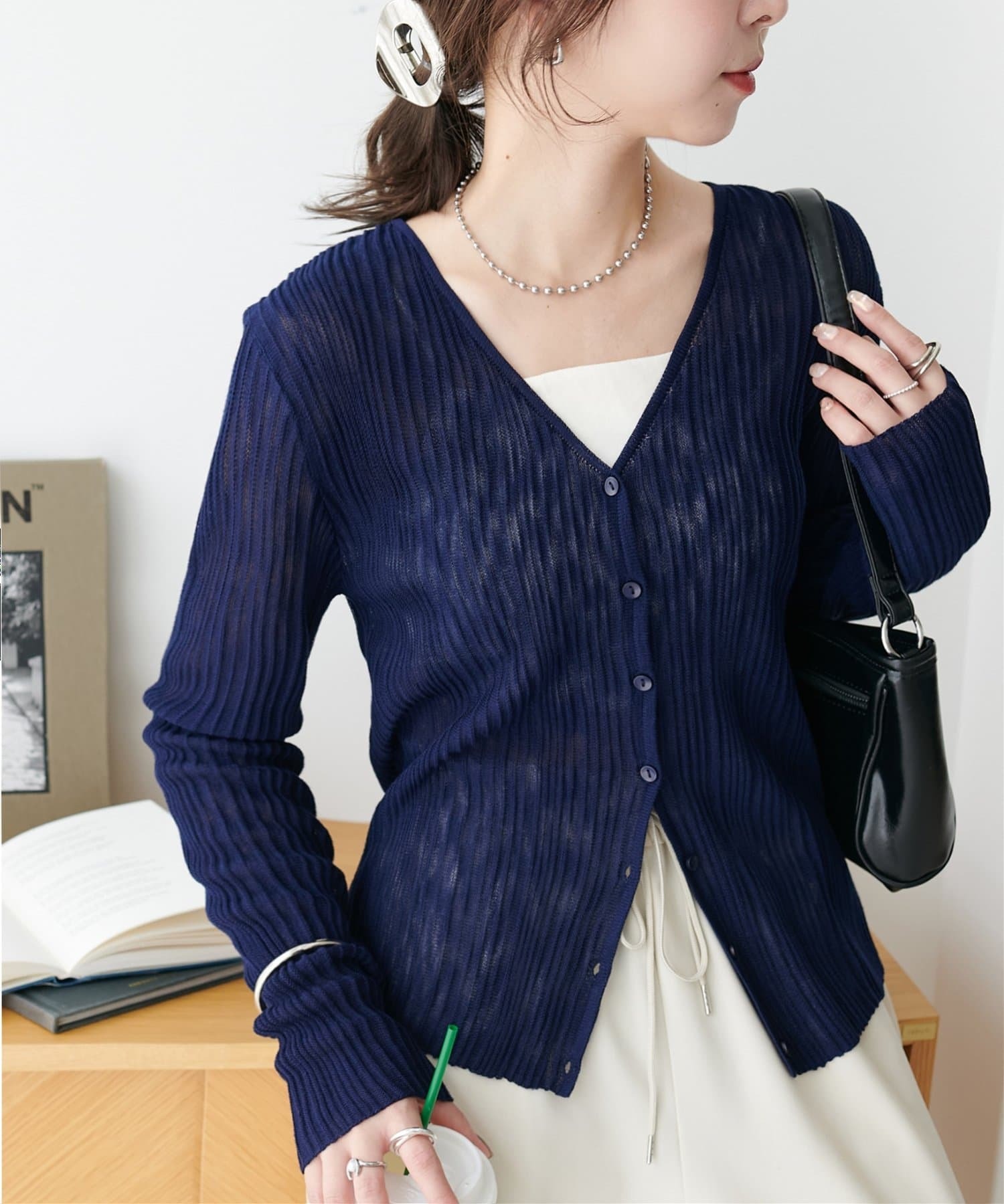 DISCOAT(ディスコート)  シアーリブVネックカーディガン深藍（DCZ1051505A0001）
