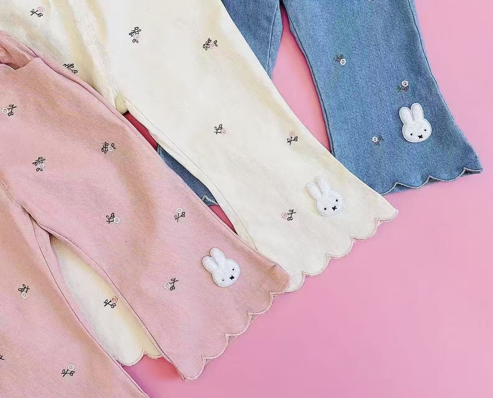 🐰𝐌𝐢𝐟𝐟𝐲 小花刺繡花邊喇叭長褲