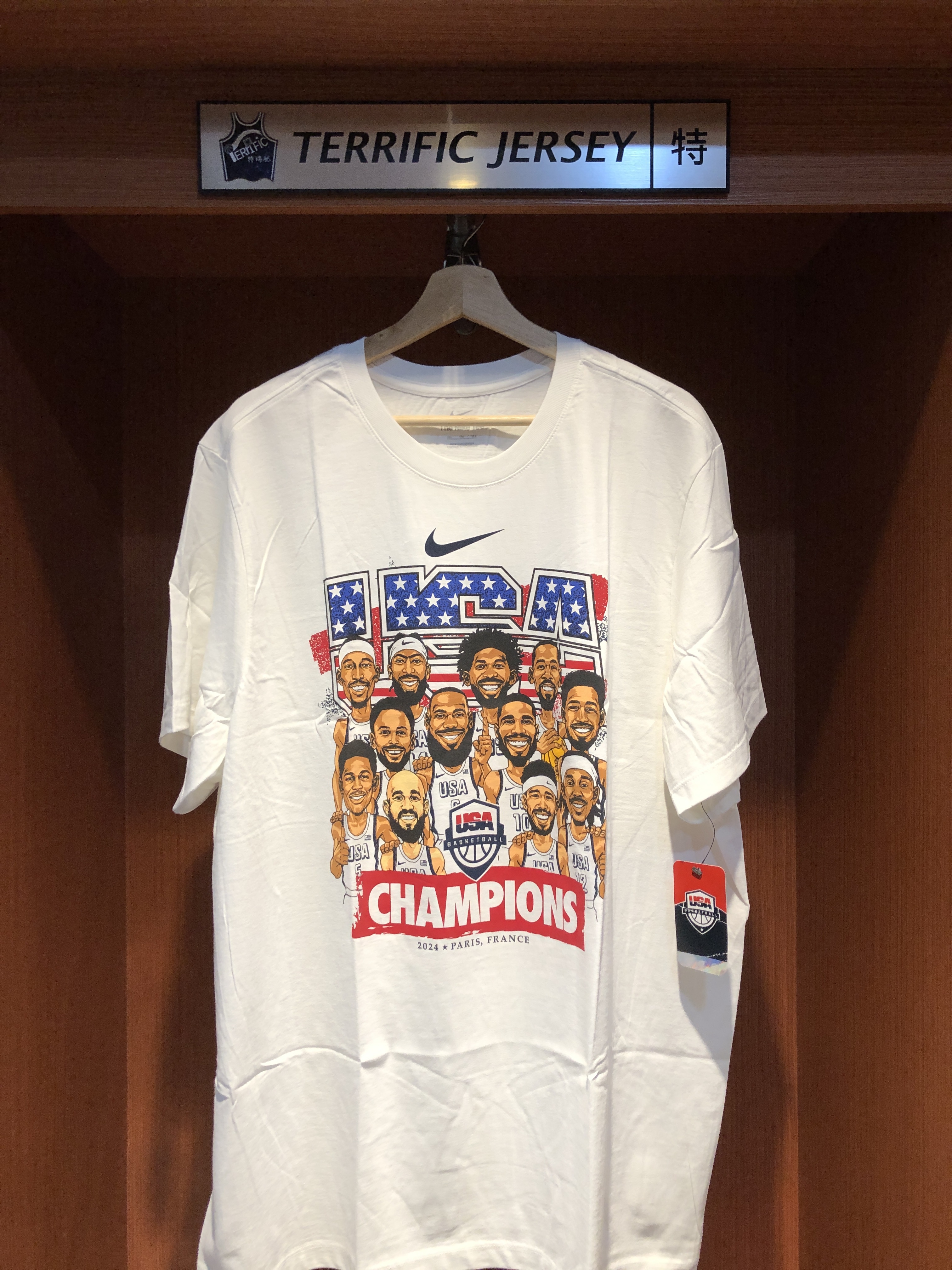 USA短袖 Team USA 美國隊 巴黎奧運冠軍短袖 Q版白 Nike Gold Medal Team Caricature 棉質上衣 全新