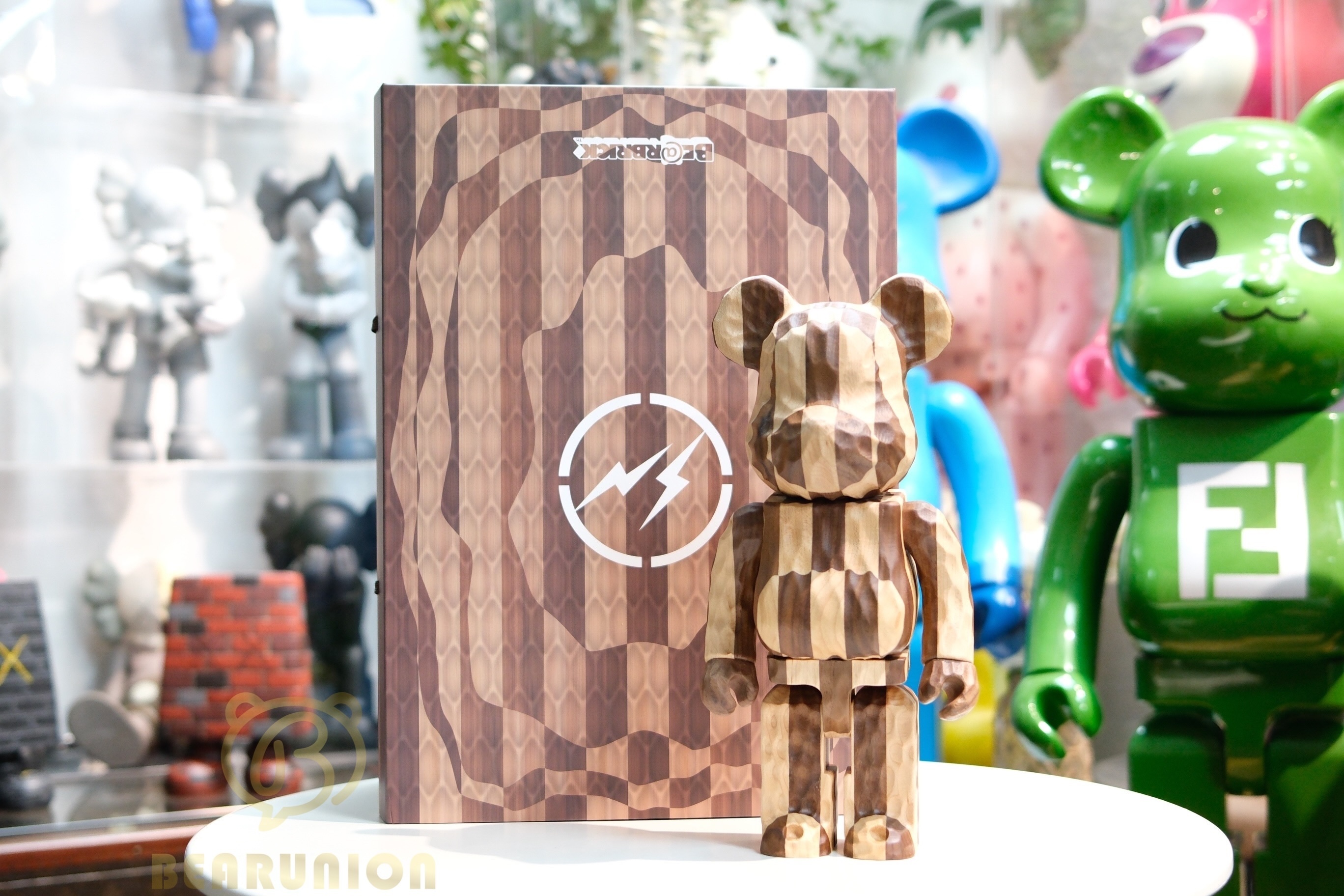 🥇現貨🥇Bearbrick 400%  Karimoku Fragment Carved Wooden Longitudinal Chess