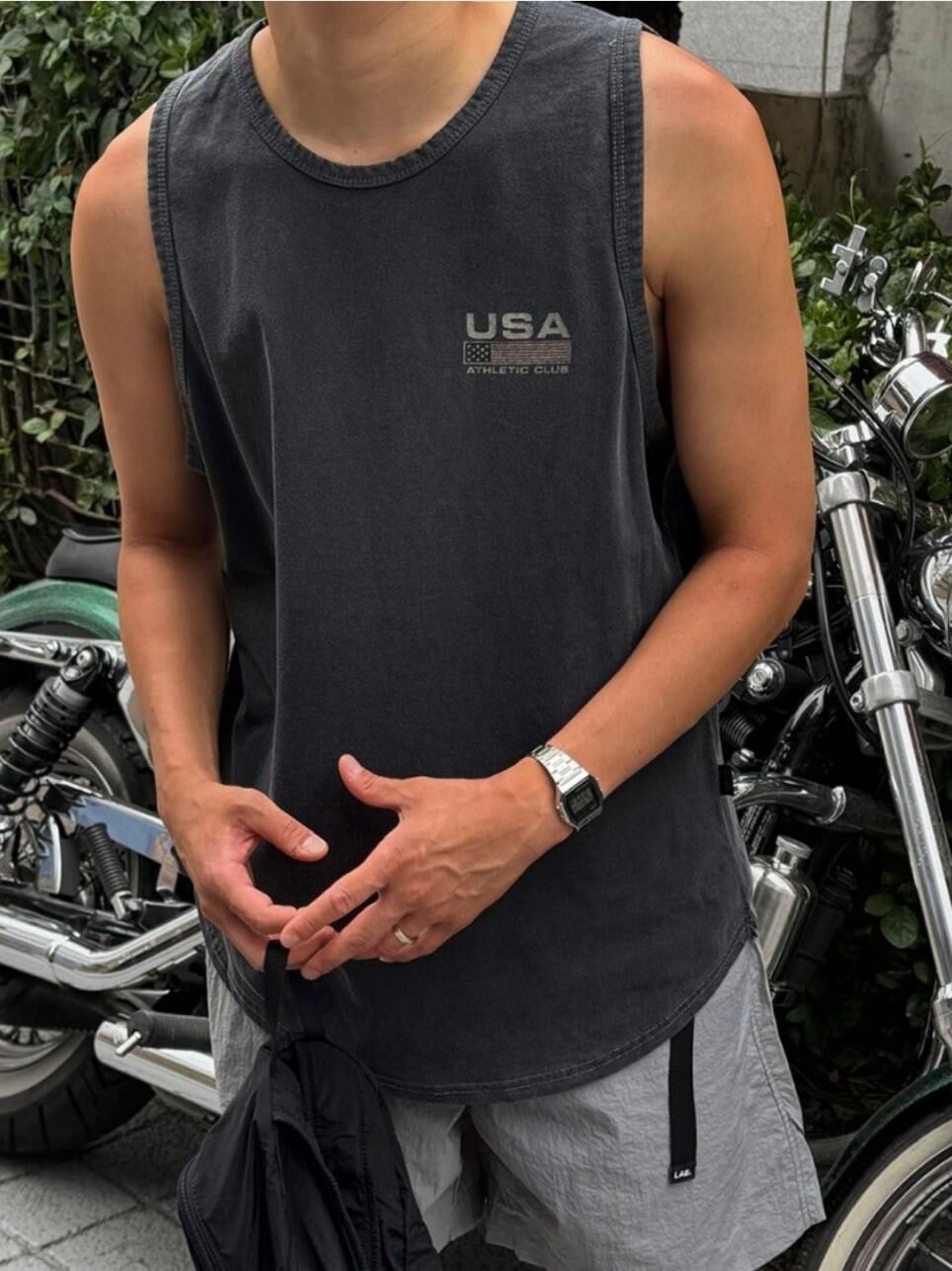 洗水英文字圖案背心 V1157