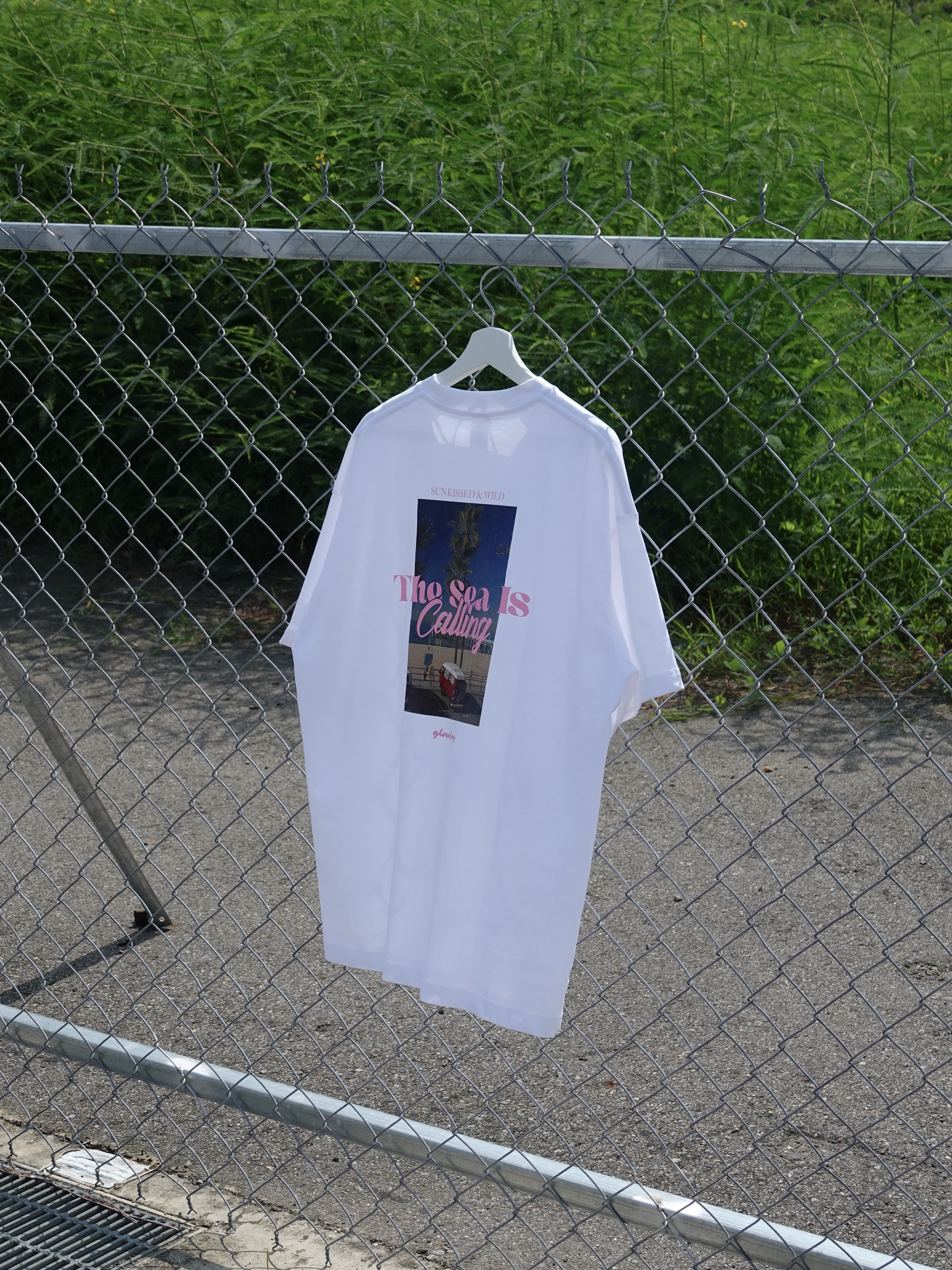 𝐆𝐋𝐎𝐖𝐈𝐍𝐆 / Sea Is Calling Oversized Tee (Frost White)