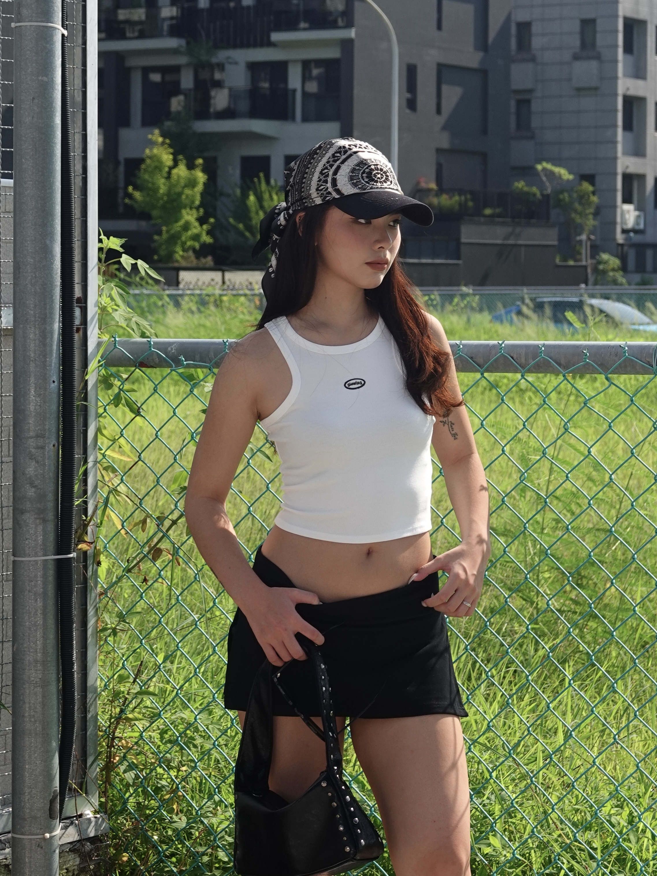 𝐆𝐋𝐎𝐖𝐈𝐍𝐆 / Halo Tank Top (3 colors)