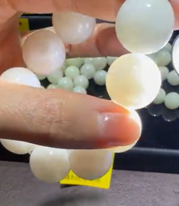 260117 - C50 15mm+巨無霸米達和田玉手串