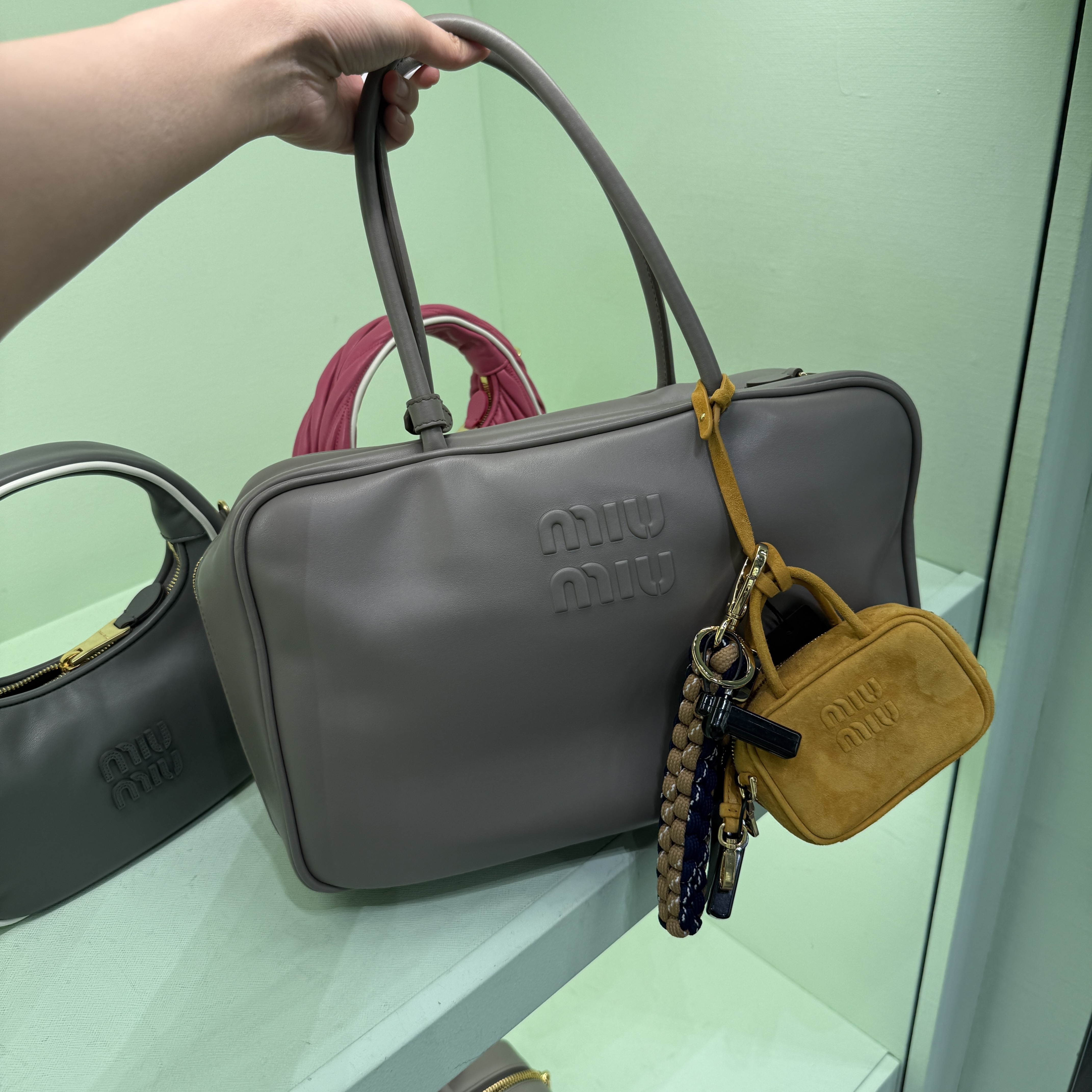 Miumiu Leather Beau bag Grey 5BB117 (excl Keychain)