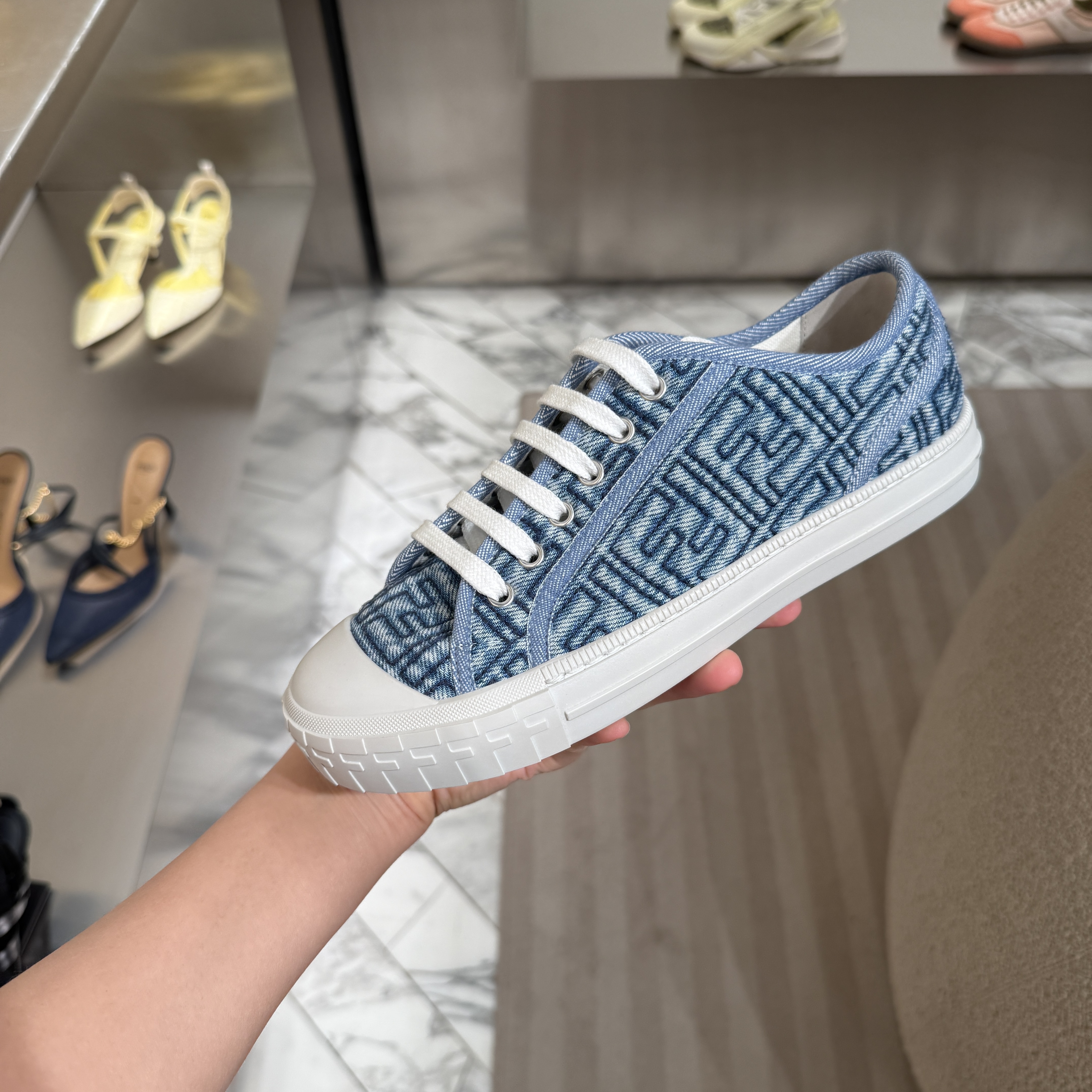 Fendi FF logo low top Denim sneakers blue