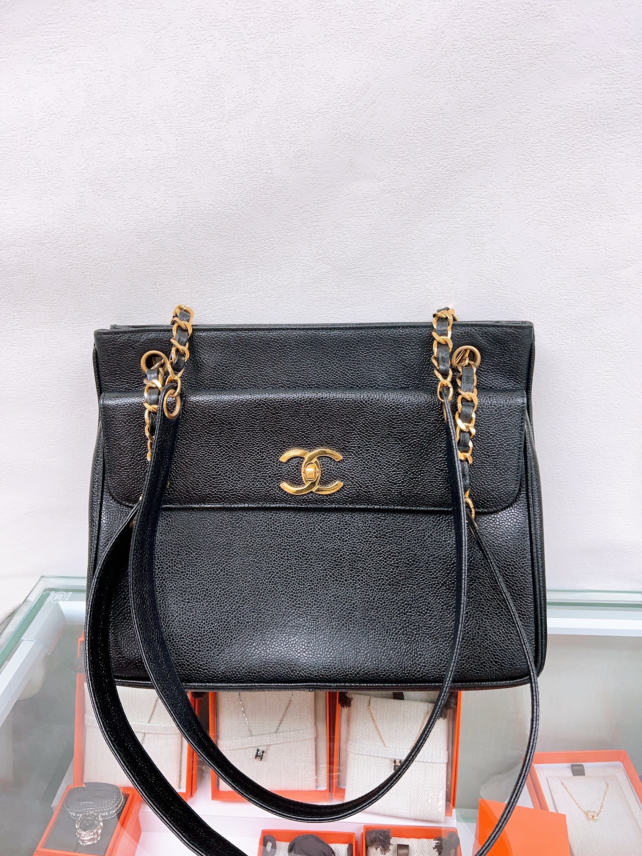 Chanel chain tote vintage (black GHW)