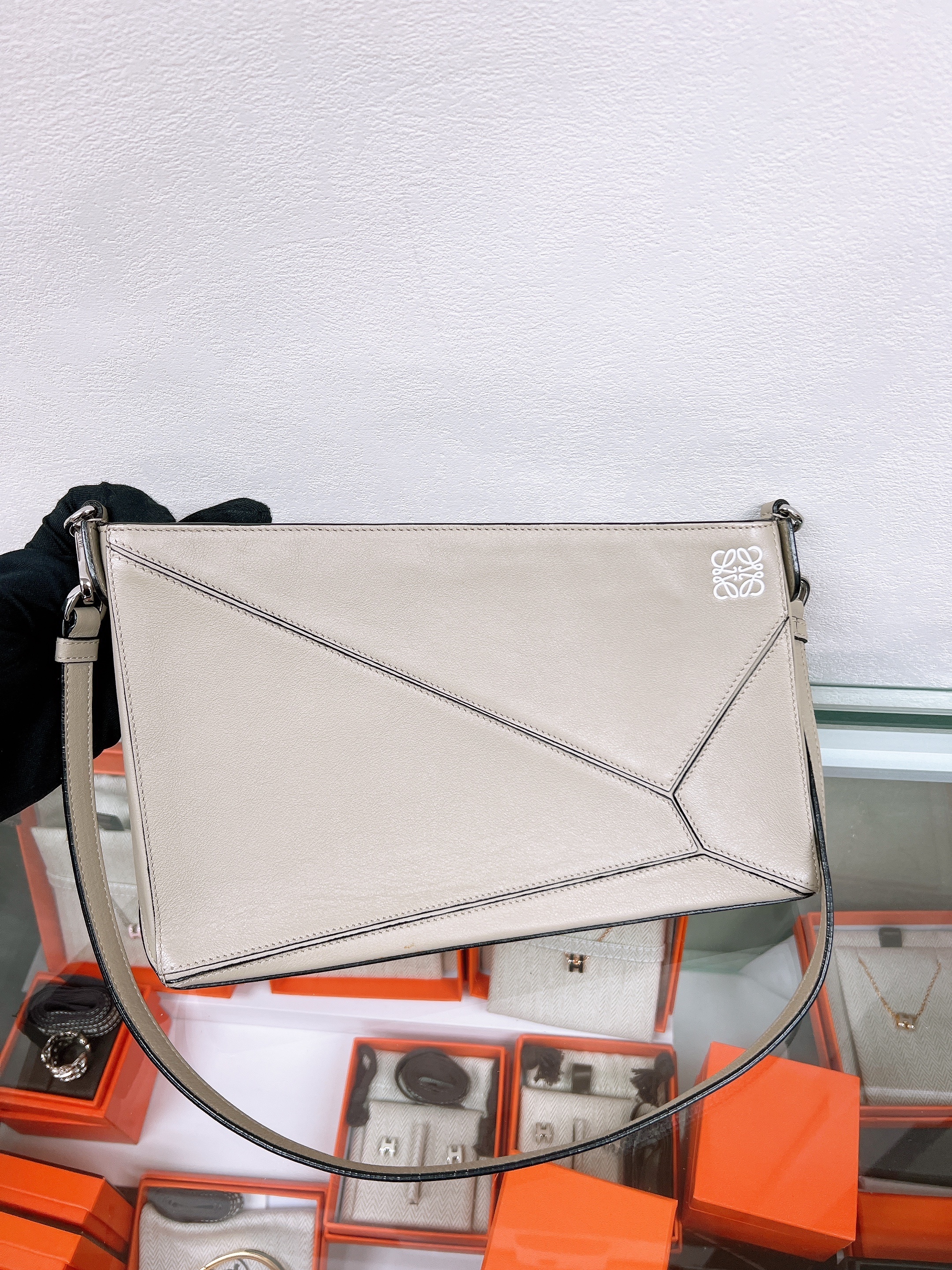 Loewe puzzle clutch hobo (light green grey)