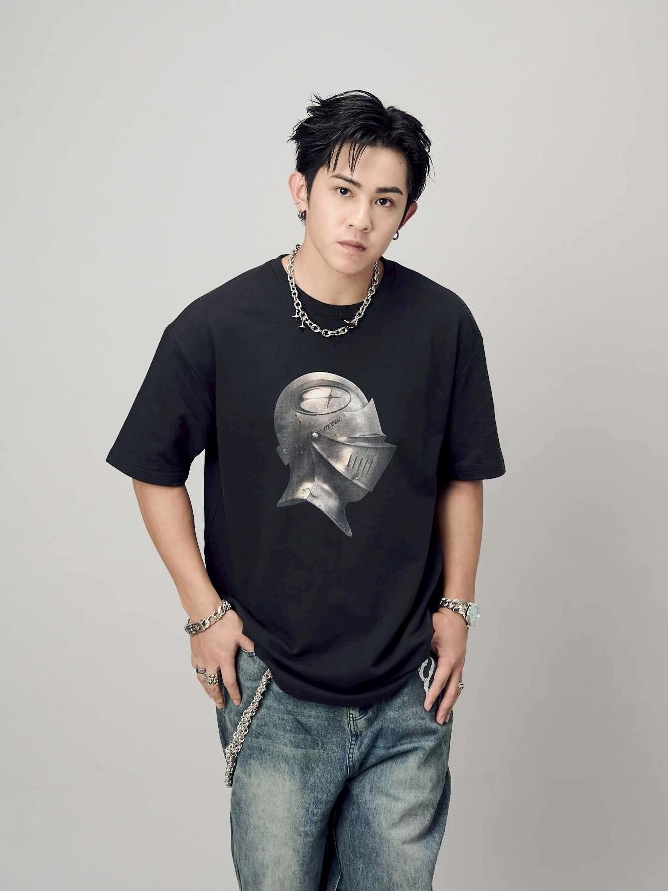 ETERNAL Y3K 騎士頭盔 盔甲 斑駁Logo短袖 T