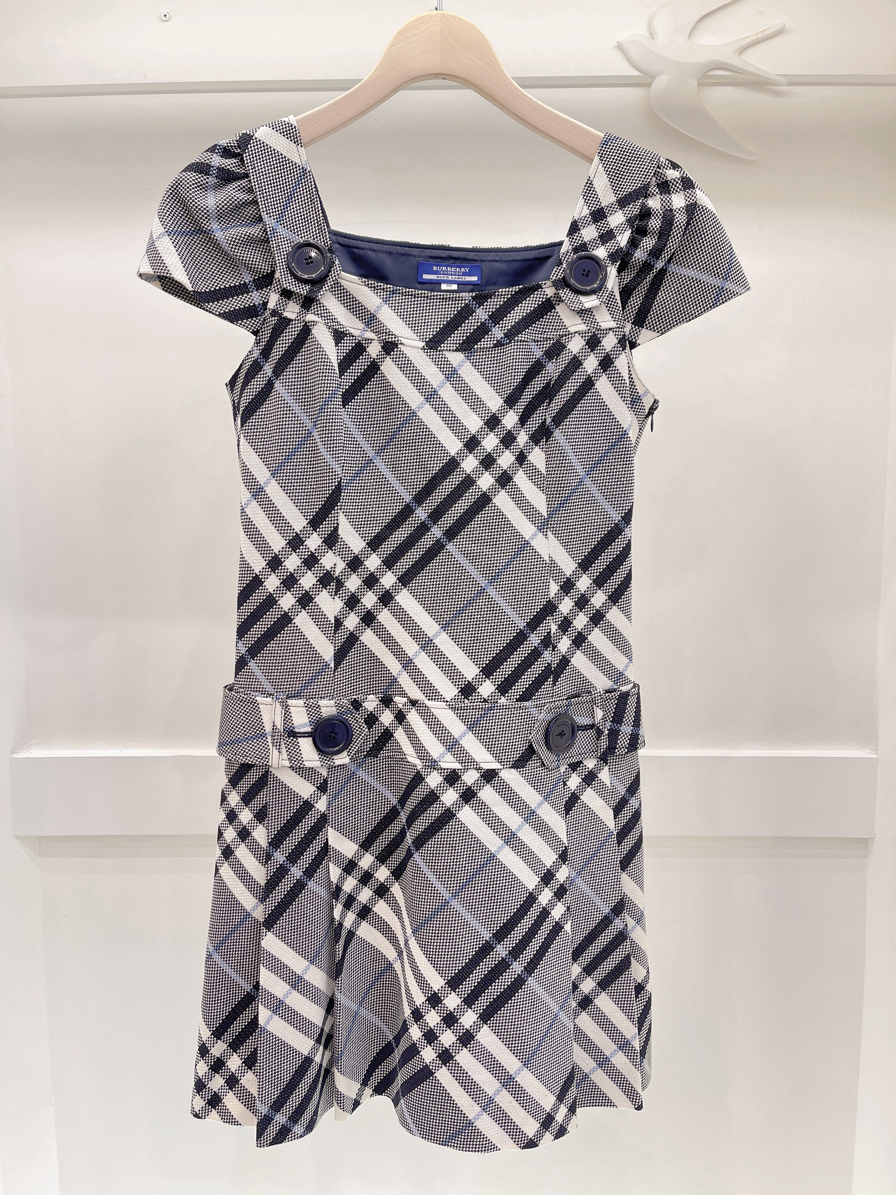 Burberry一字領雙色洋裝