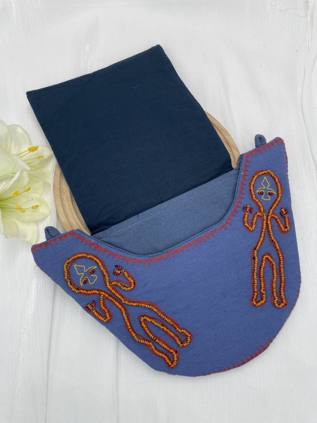 ★ No.4手工珠繡刀冰圖騰包深16.5上寬28下寬約16.5