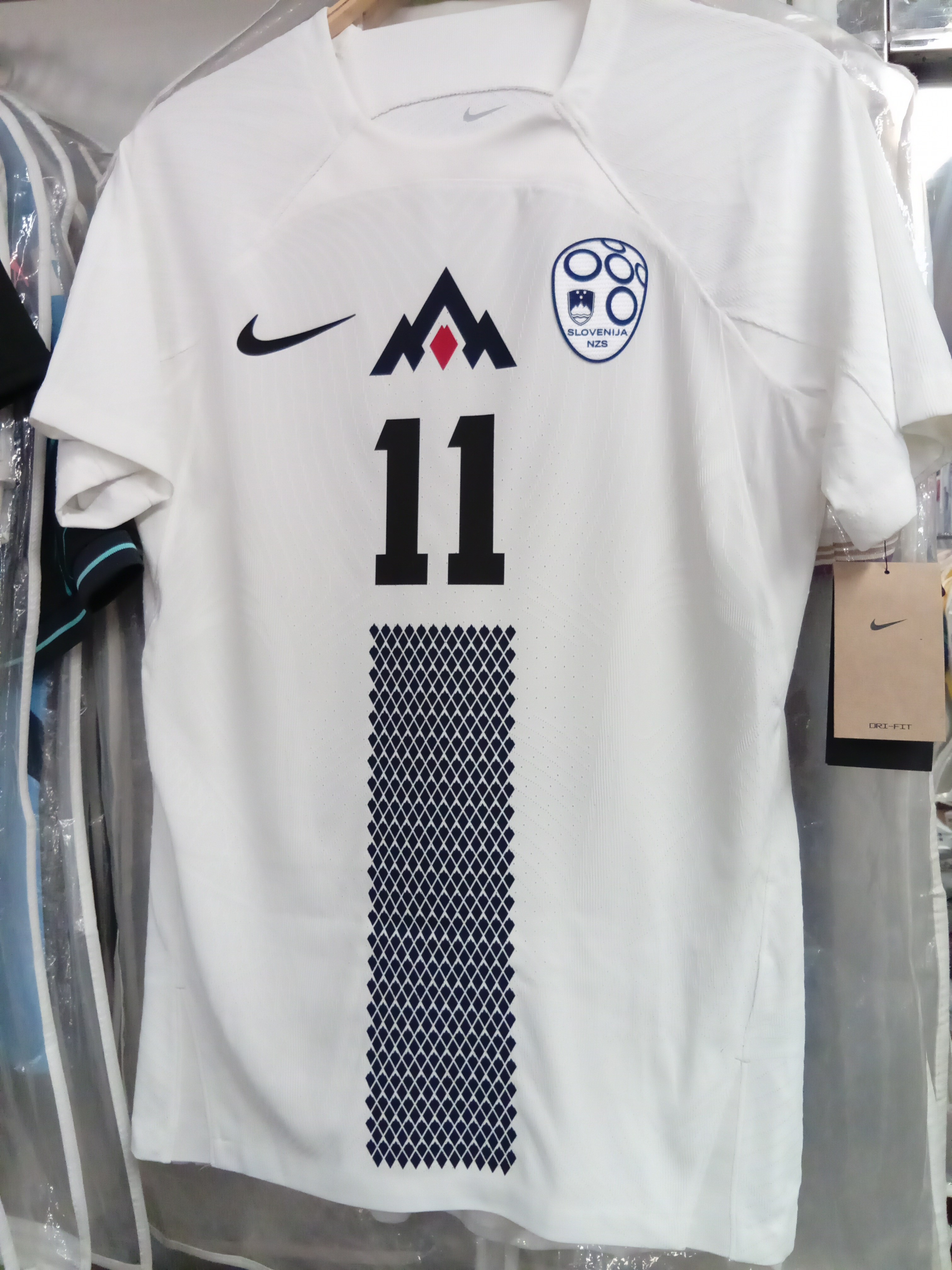 2024斯洛文尼亞國家隊主場球員版球衣