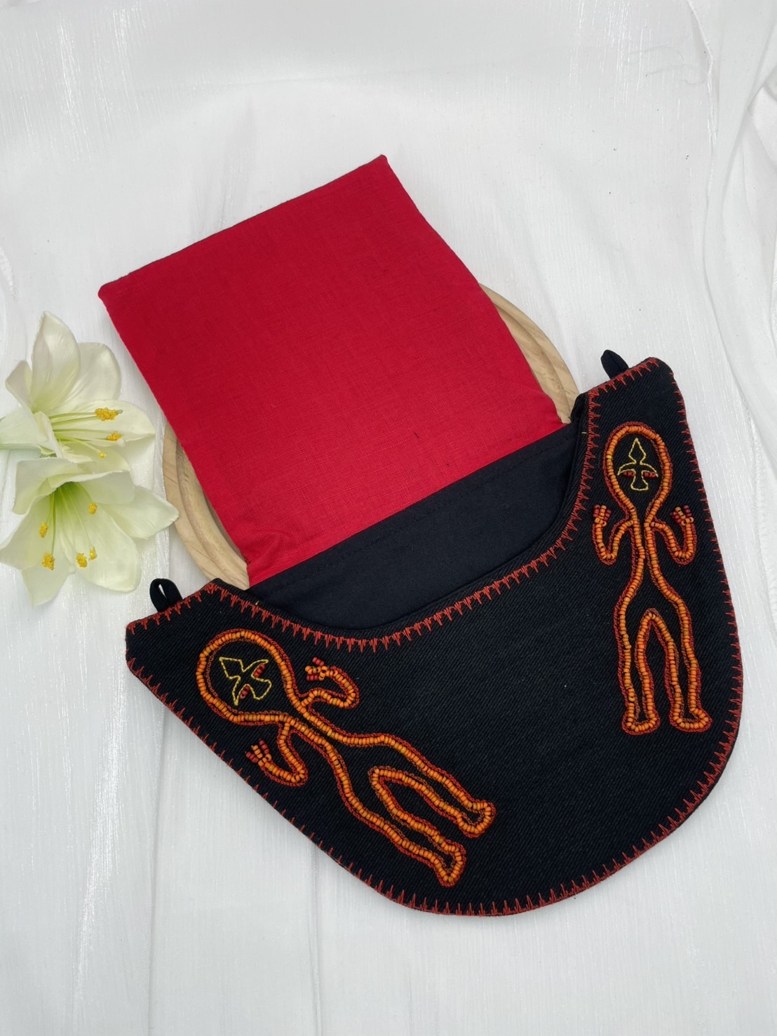 ★ No.5手工珠繡刀冰圖騰包深16.5上寬28下寬約16.5