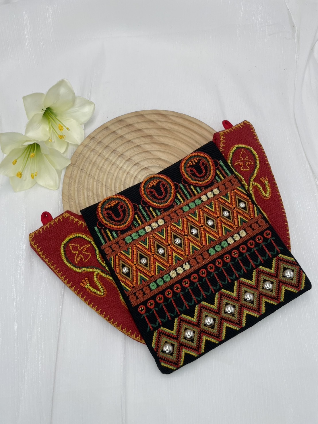 ★ No.6手工珠繡刀冰圖騰包深16.5上寬28下寬約16.5