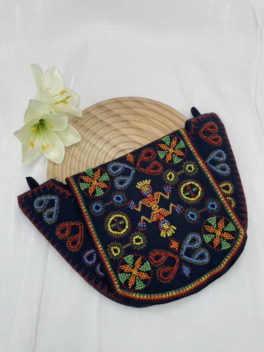 ★ No.14手工珠繡圖騰包深16.5上寬28下寬16.5