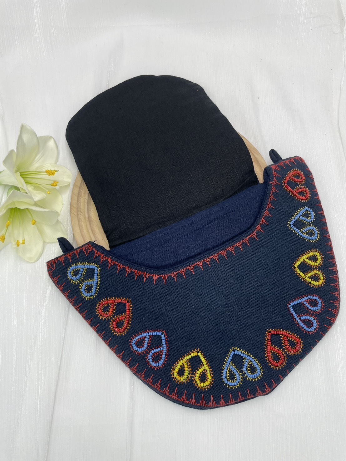 ★ No.14手工珠繡圖騰包深16.5上寬28下寬16.5