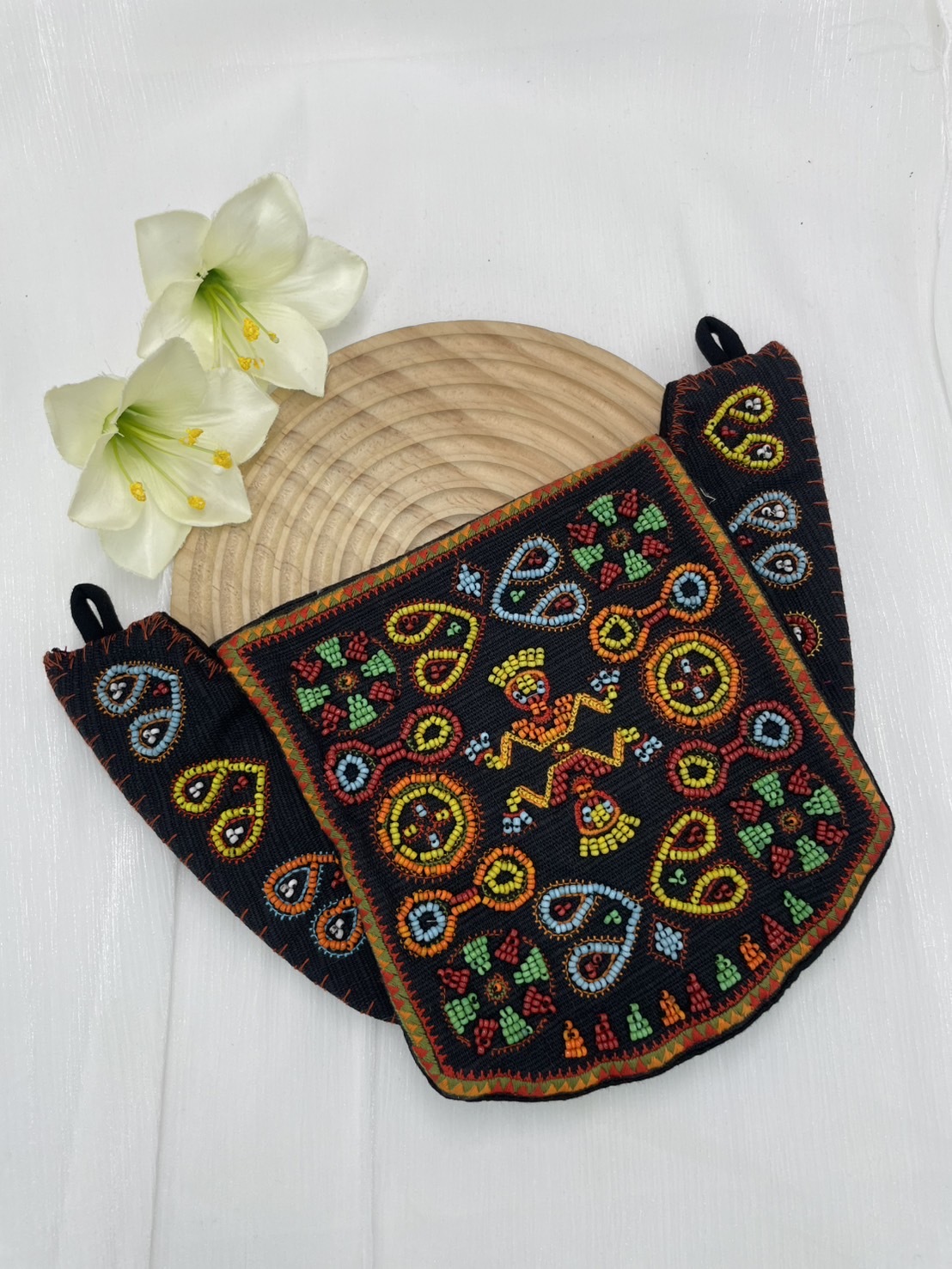 ★ No.16手工珠繡圖騰包深16.5上寬28下寬16.5