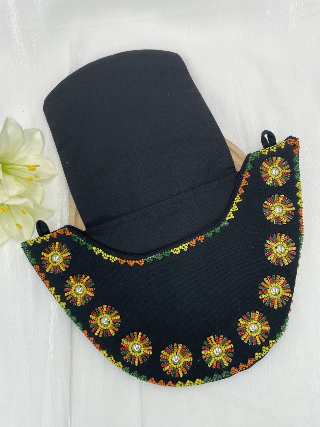 ★ No.17手工珠繡圖騰包深16.5上寬28下寬16.5